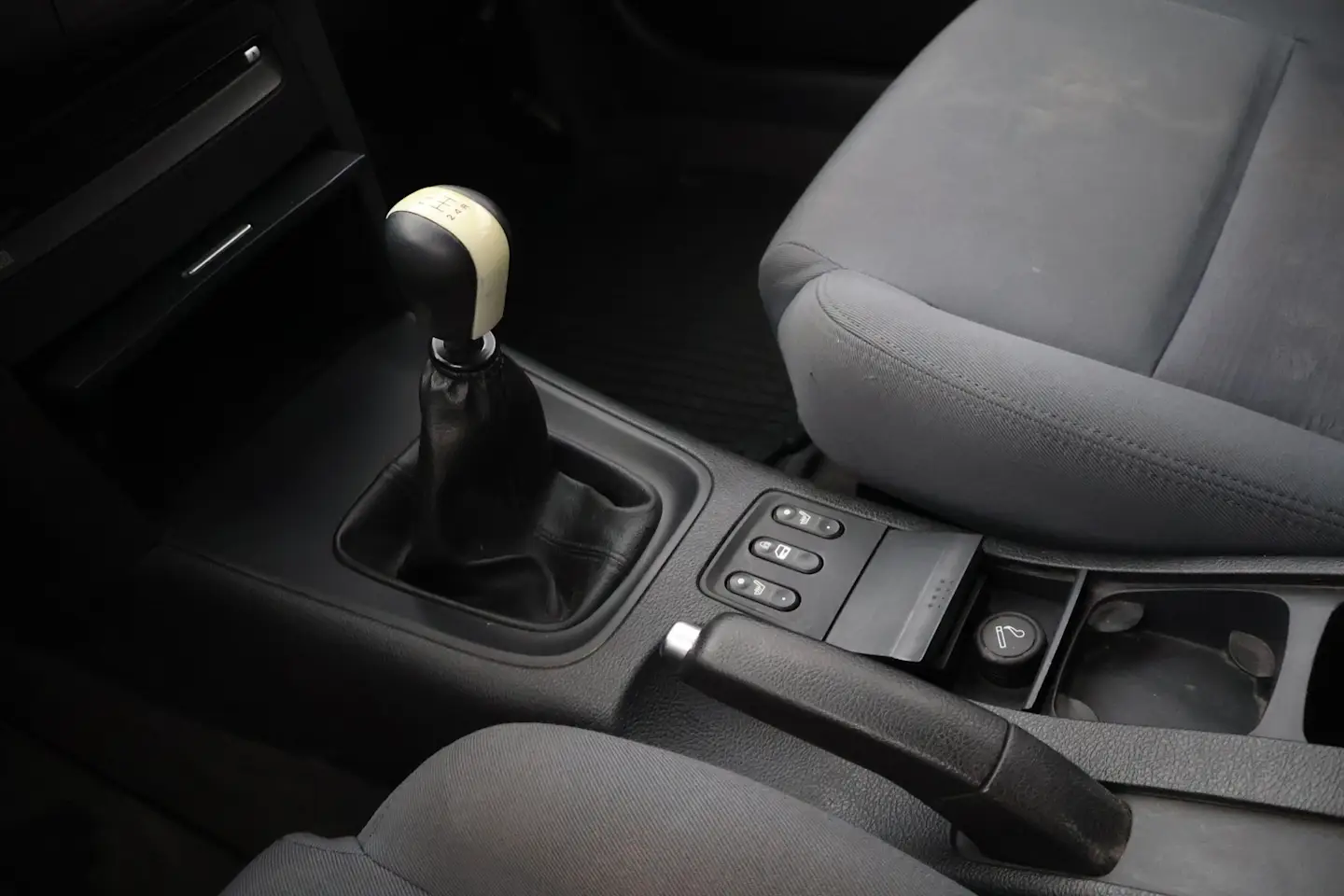 Car Image - mLi8uYu2TgxfeMJyHojNW