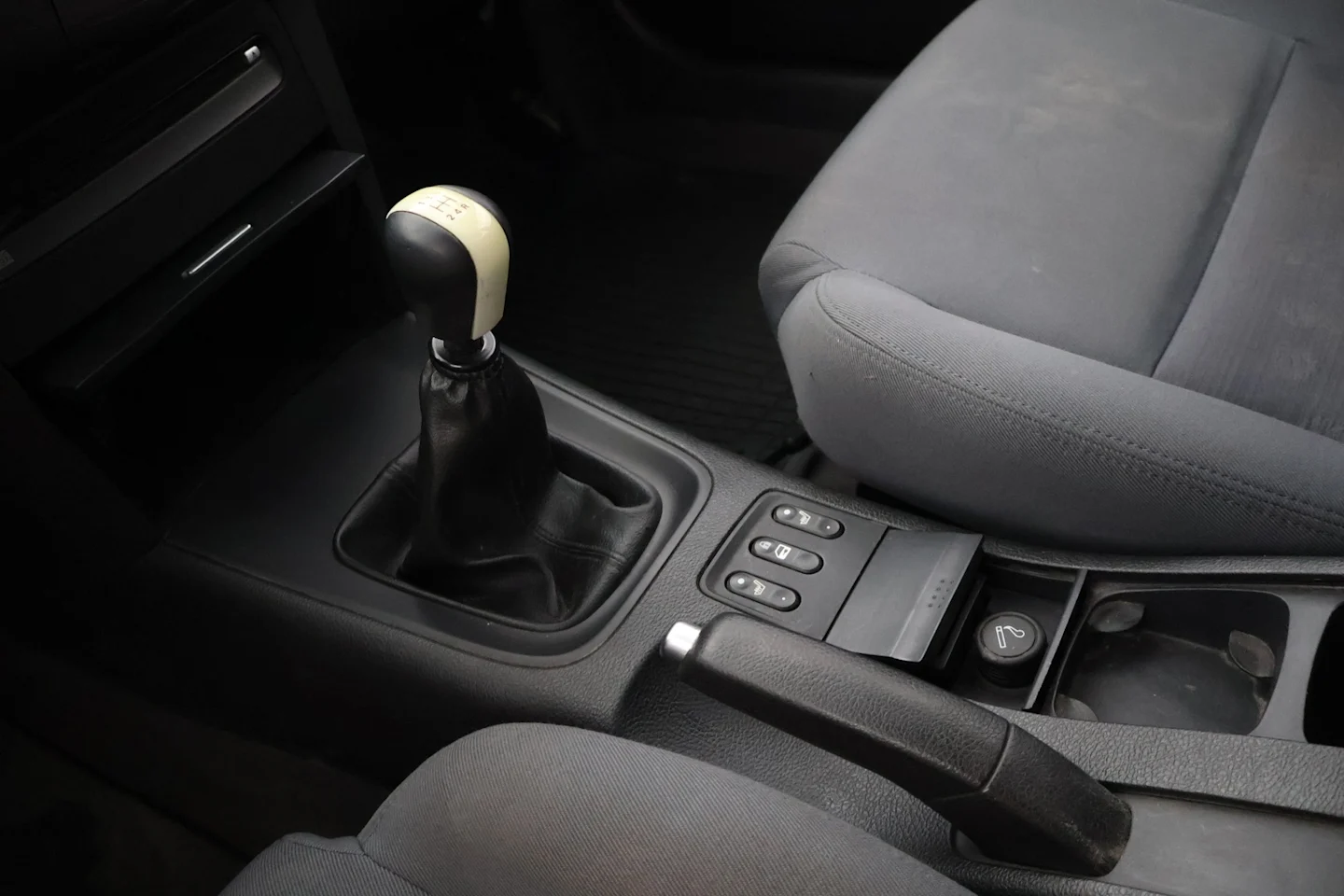 Car Image - mLi8uYu2TgxfeMJyHojNW