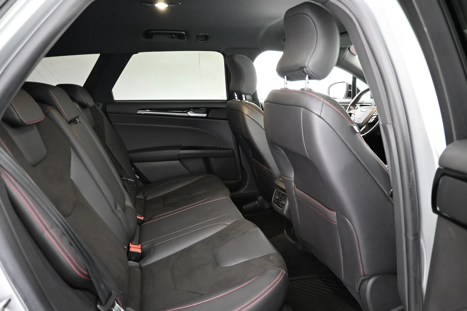 Car Image - 6A022aprEBIXfwimR3Vs95