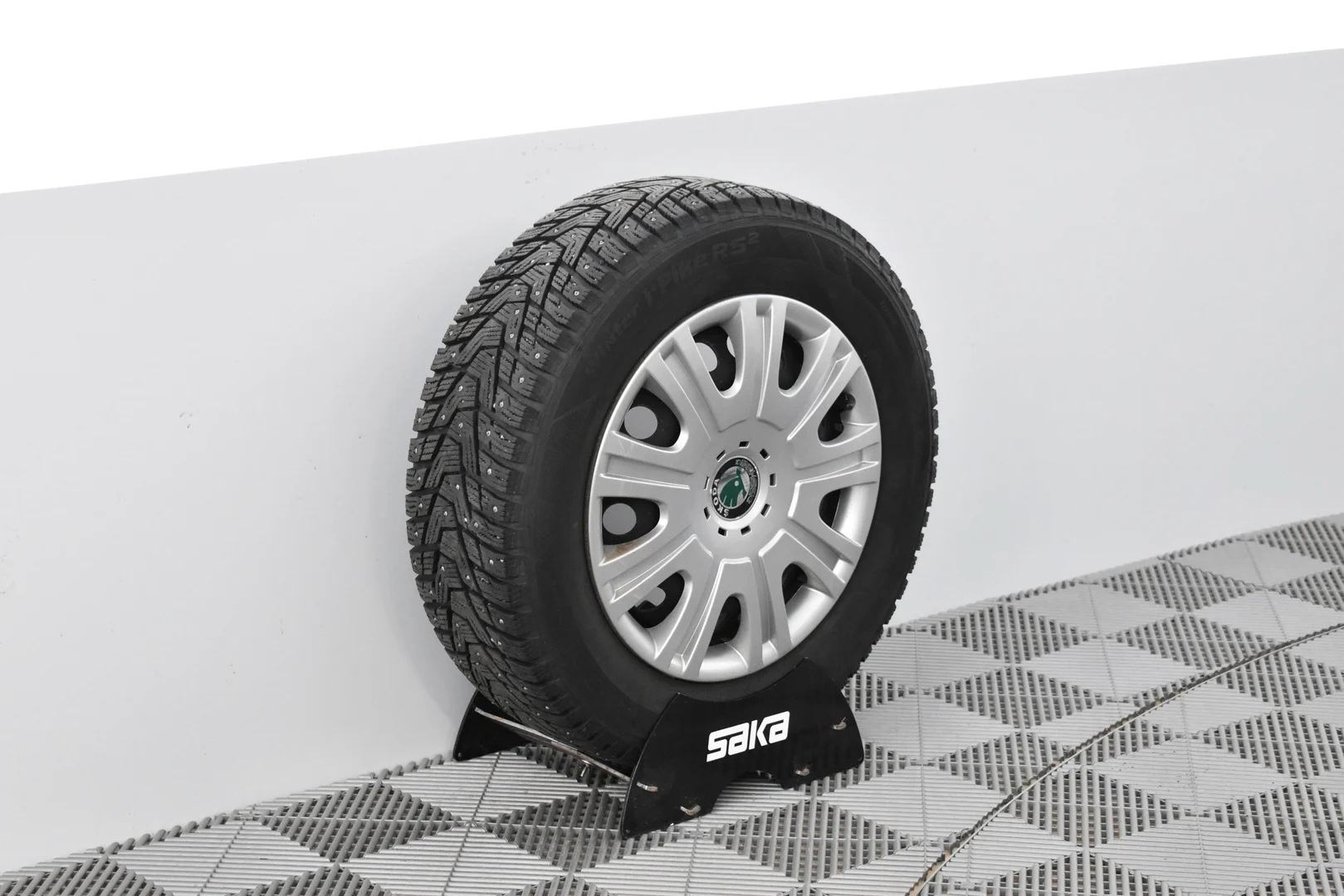 Car Image - 3fK1o6EmN59QyoxW0ZczVF