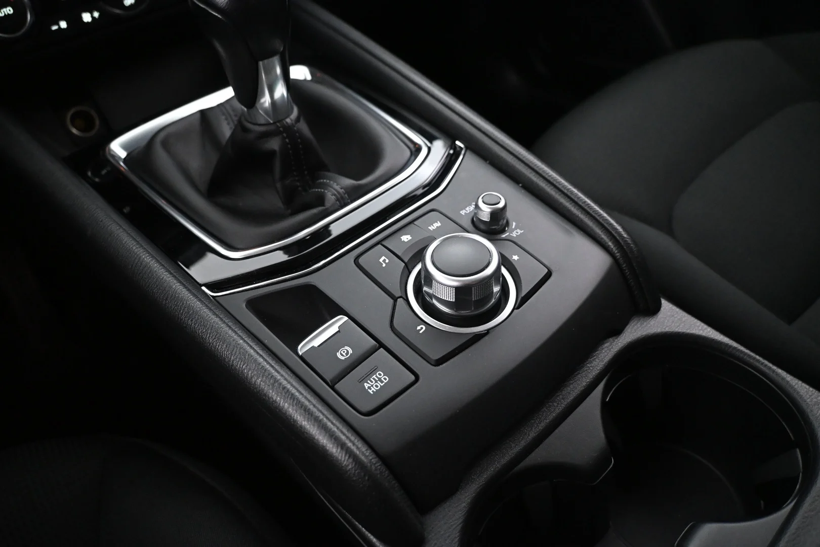 Car Image - V8Luium5qRcEuTjS9PJh5