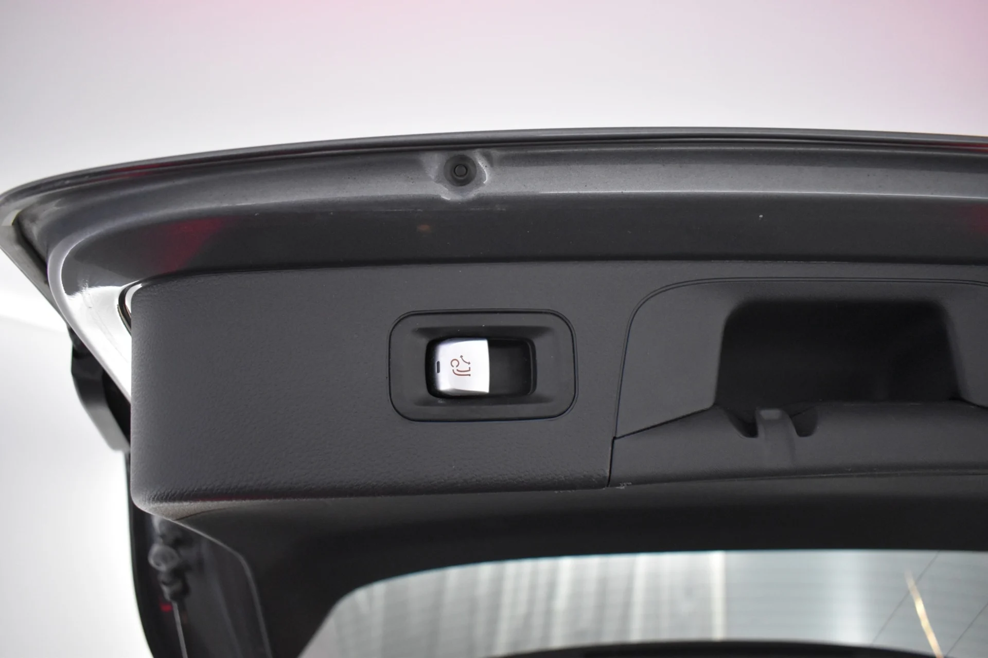 Car Image - 4s7ceUmgRVZNQ28F42fOBn