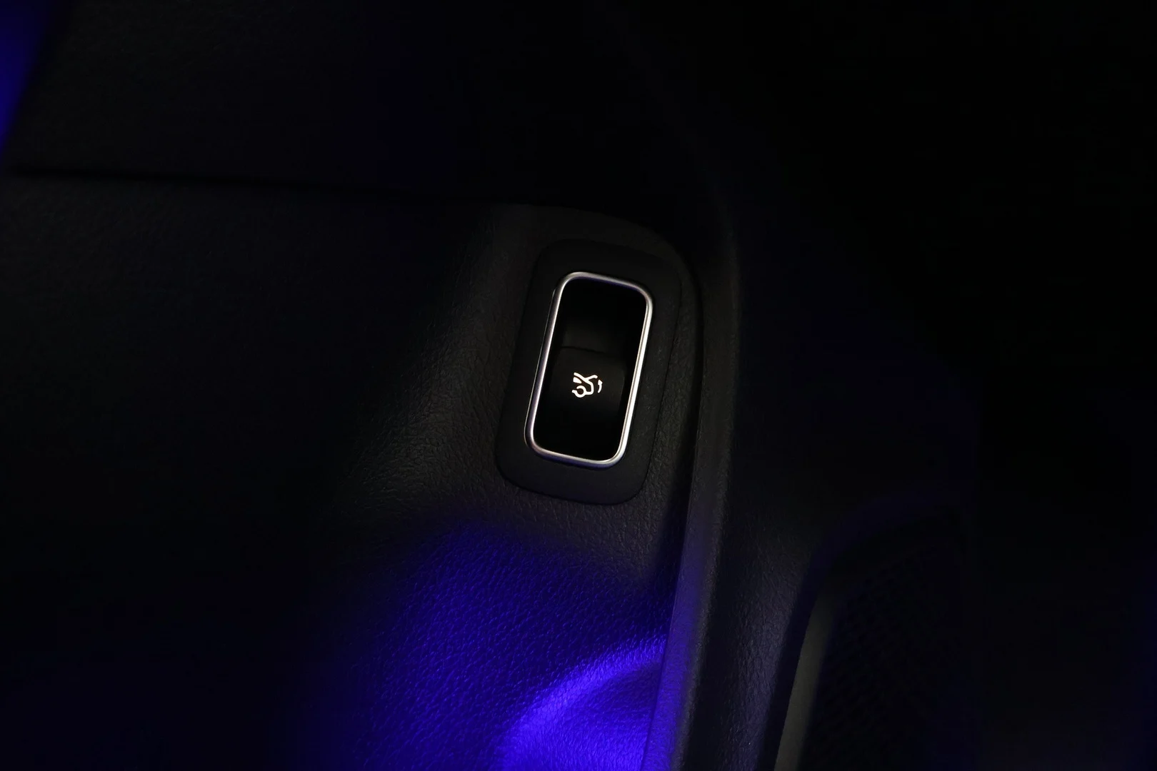 Car Image - 2piGJsgyrImKDWXTH9nUXf