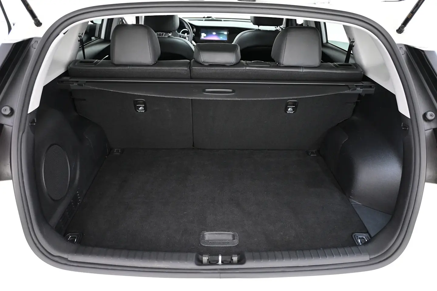 Car Image - G4OTj8Vm0Gp5cUnDqLHo1