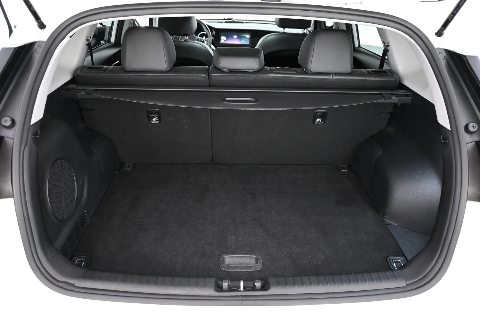 Car Image - G4OTj8Vm0Gp5cUnDqLHo1