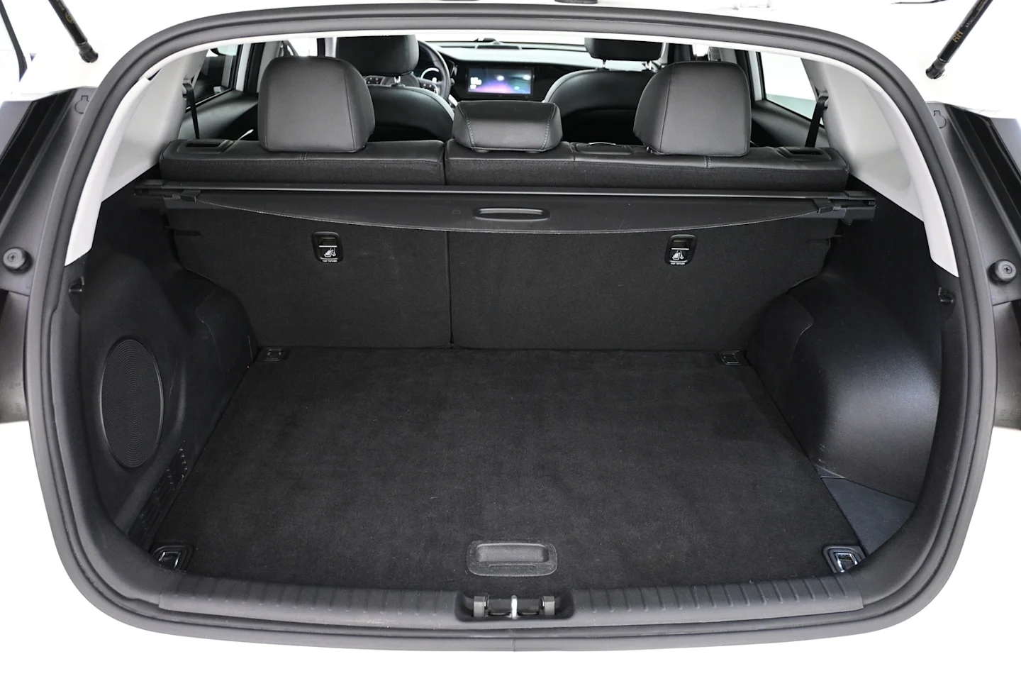 Car Image - G4OTj8Vm0Gp5cUnDqLHo1