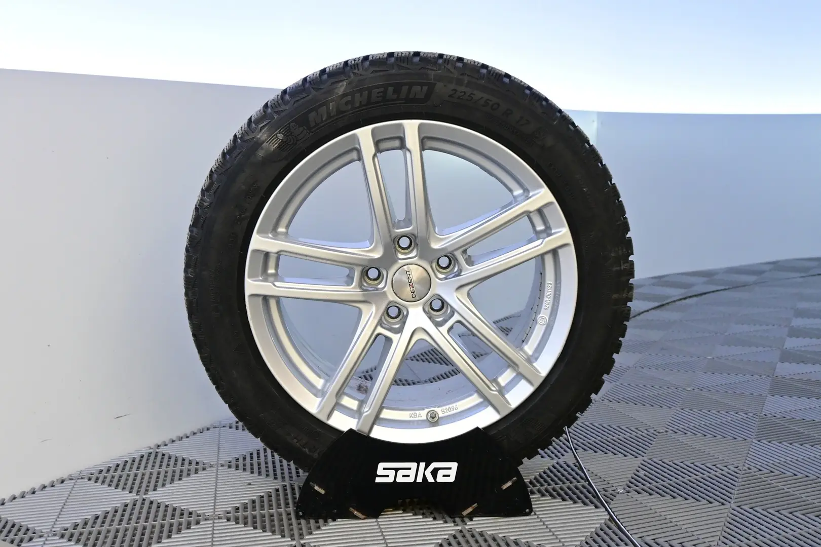 Car Image - 6SpNmQ2owFxOvaELt0pdVG