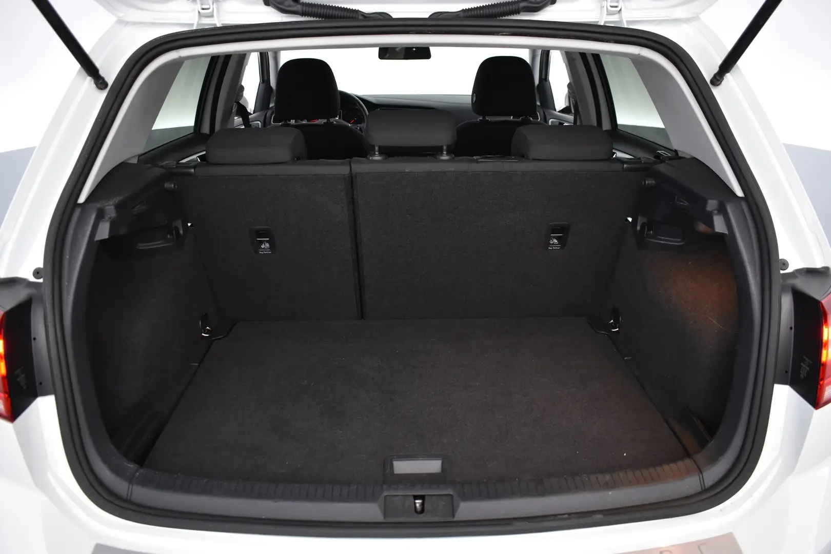 Car Image - 6mYDKD5XtfdO3aaplZ6YRO