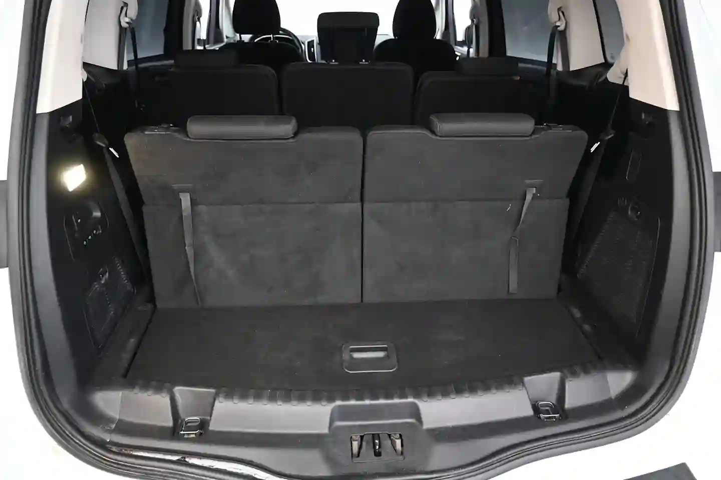 Car Image - 52WMCLqIN4kXcvWndATeis