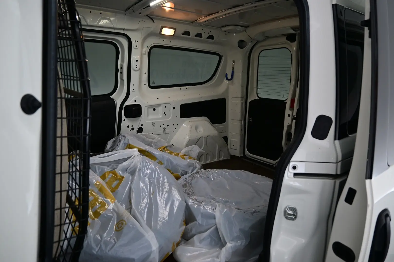 Car Image - 2xwtwzHRRtbAFF870g7ch7