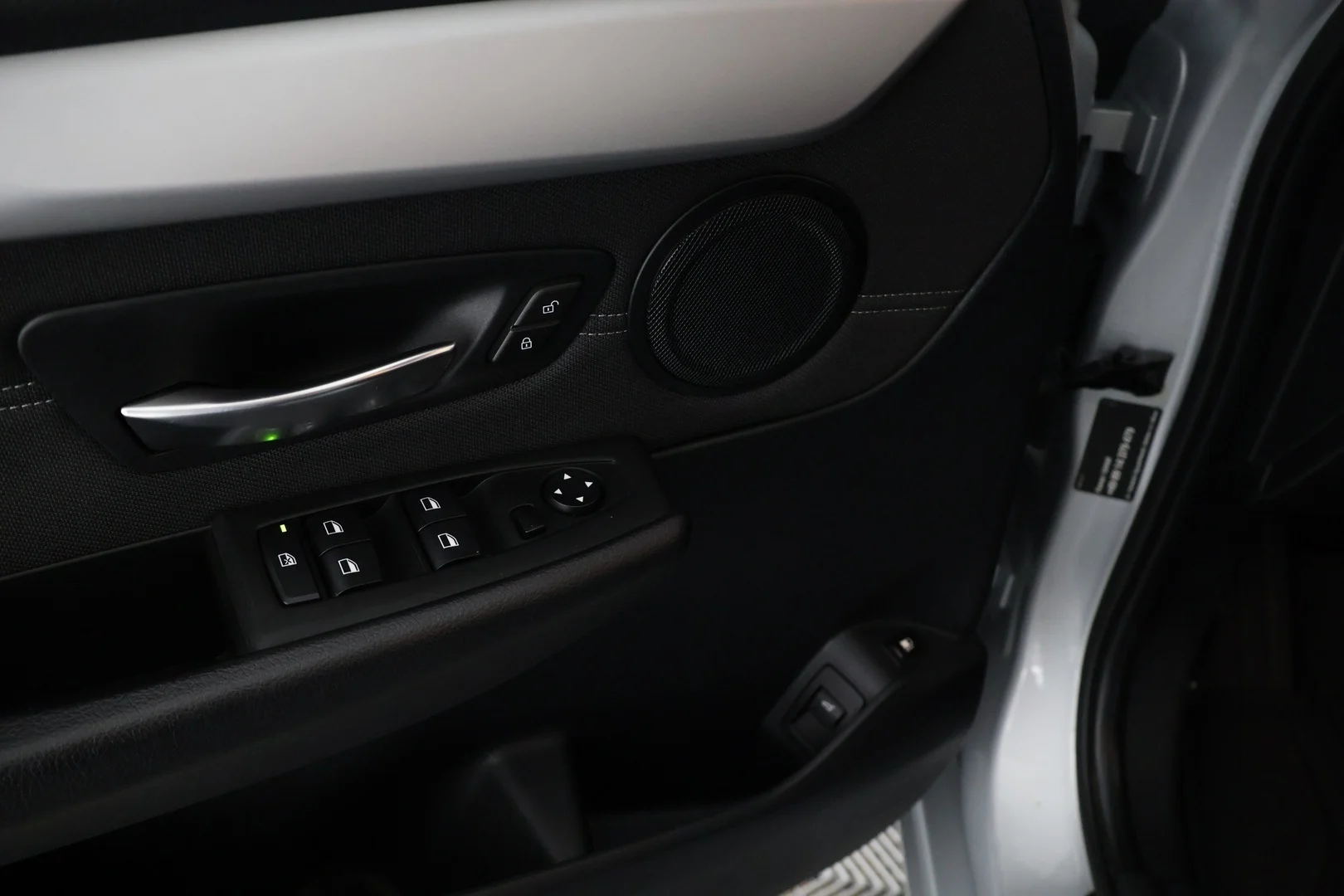 Car Image - 1y20b231b0XKQbh3hD7yBT