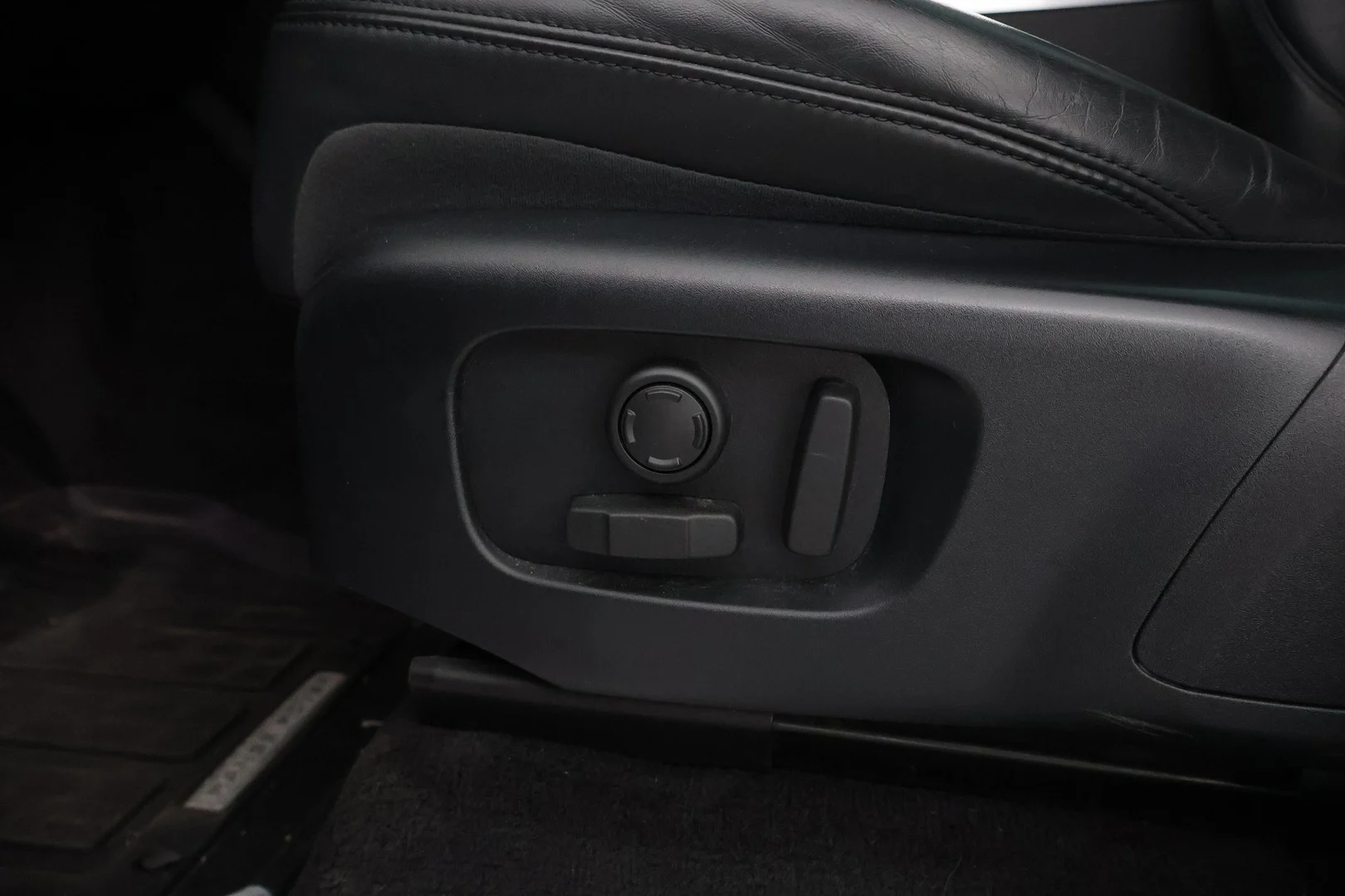 Car Image - 1fV3sgBhdwh82Hho9hR81m