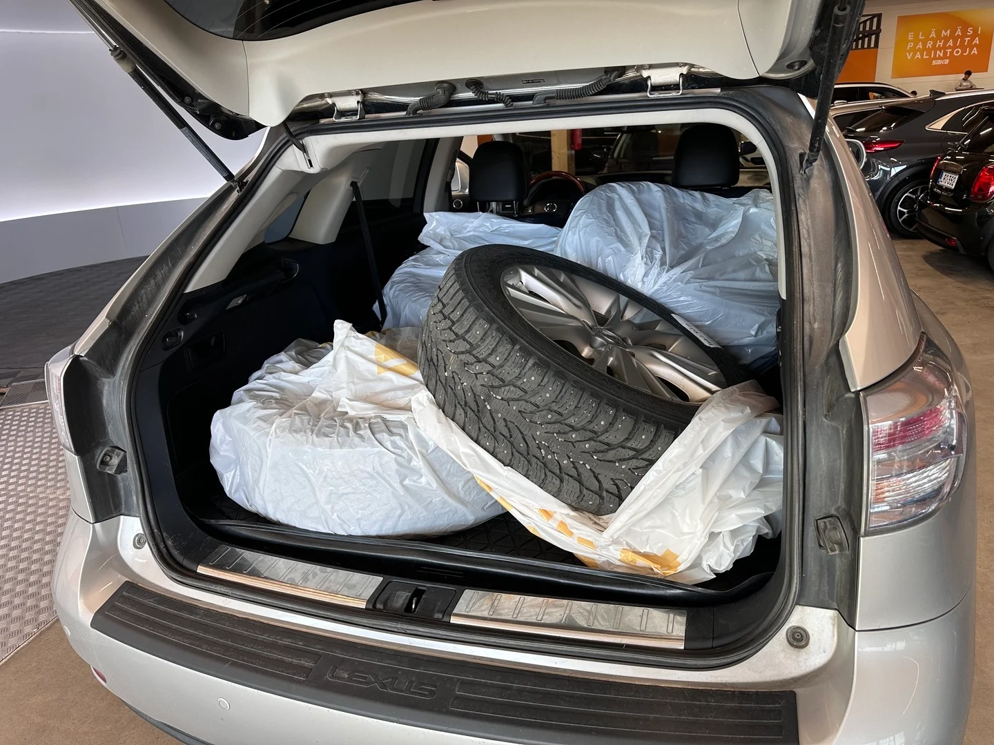 Car Image - lChekYDcMjas1dcq2Hio2