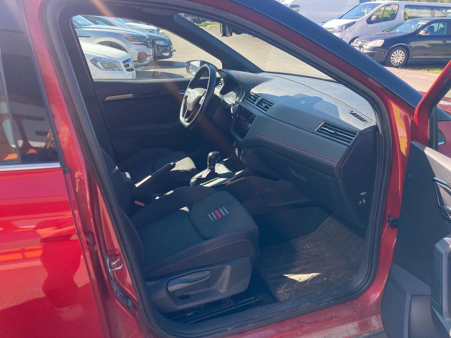 Car Image - 5yoOV7RVGWIYShLXrjMVZ4
