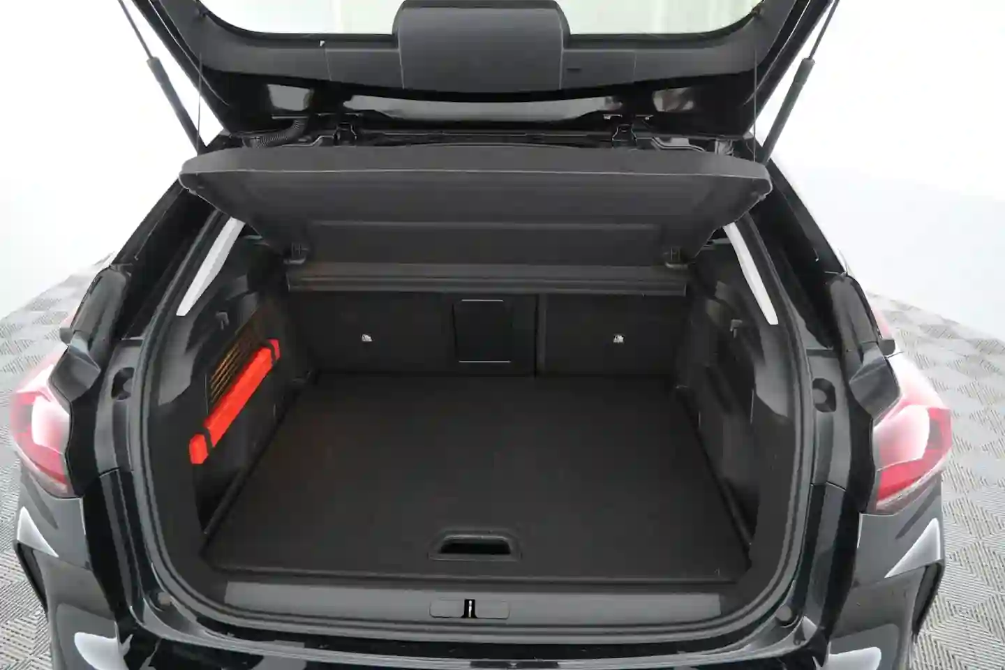 Car Image - 1tarEJNeGFkJuG7siqoVtU