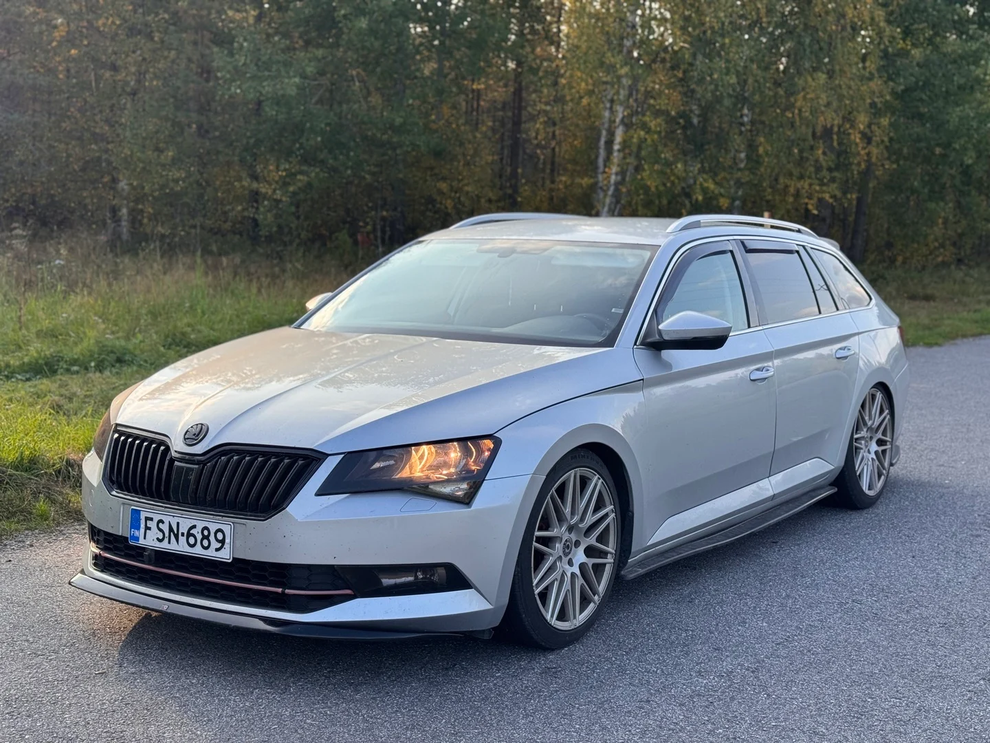 Car Image - 6VOfCmmwdrMpvzUyfAxHsF
