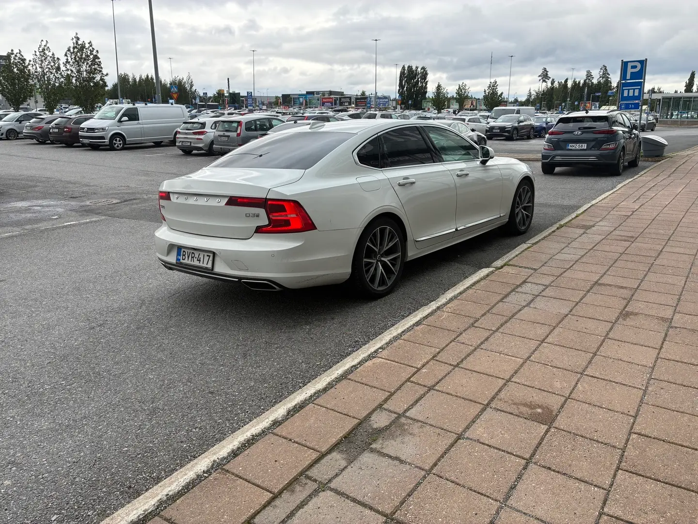 Car Image - ZY2iYpT4RiyF0UYQ0eXrN