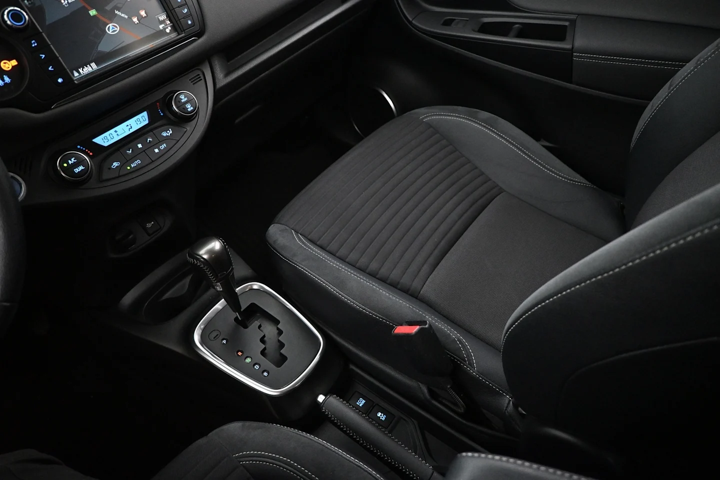 Car Image - 5hSmcreshy2YiwcCDxzW0U