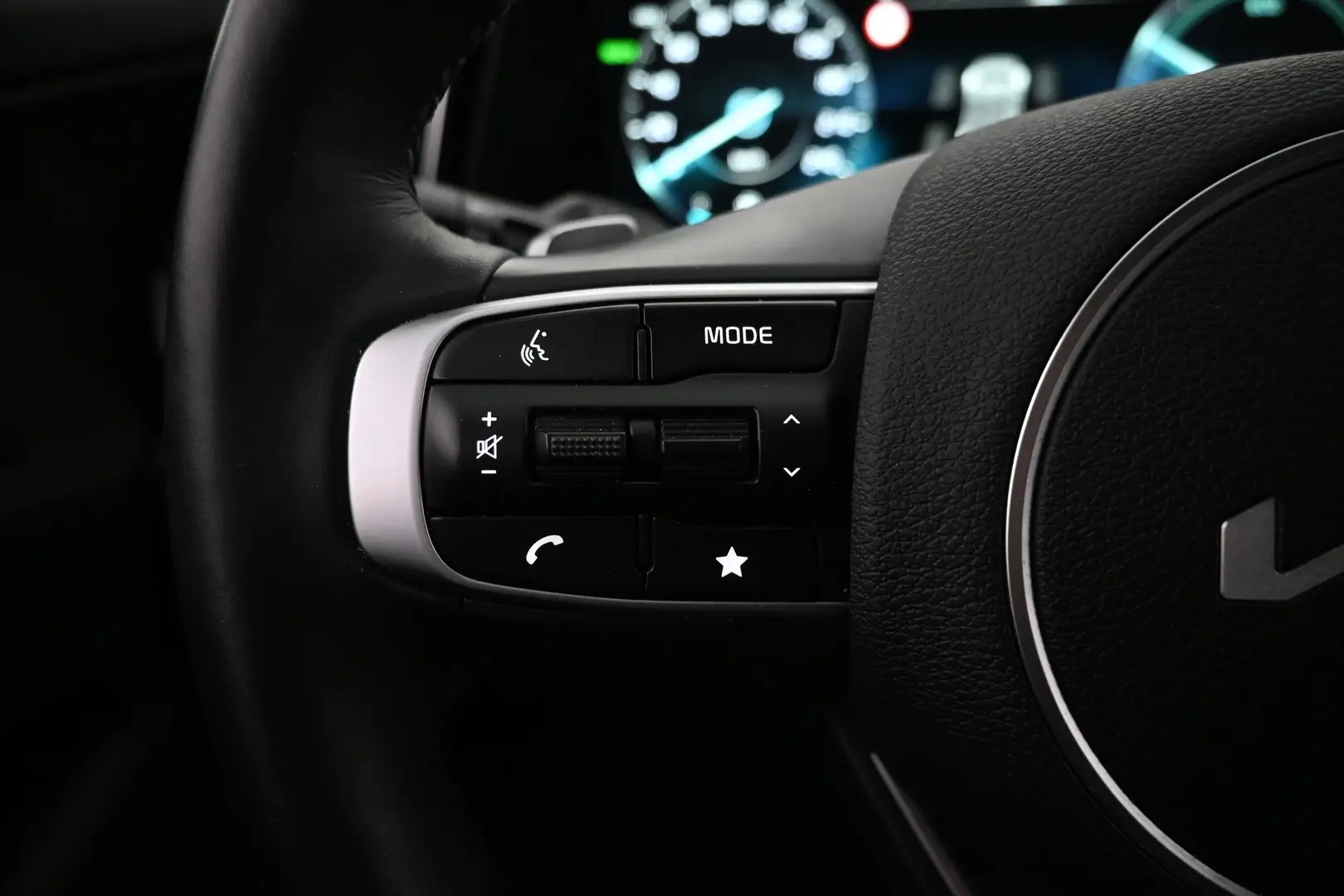 Car Image - 4g0aWrBQ9fbCSnPAxt8l3i