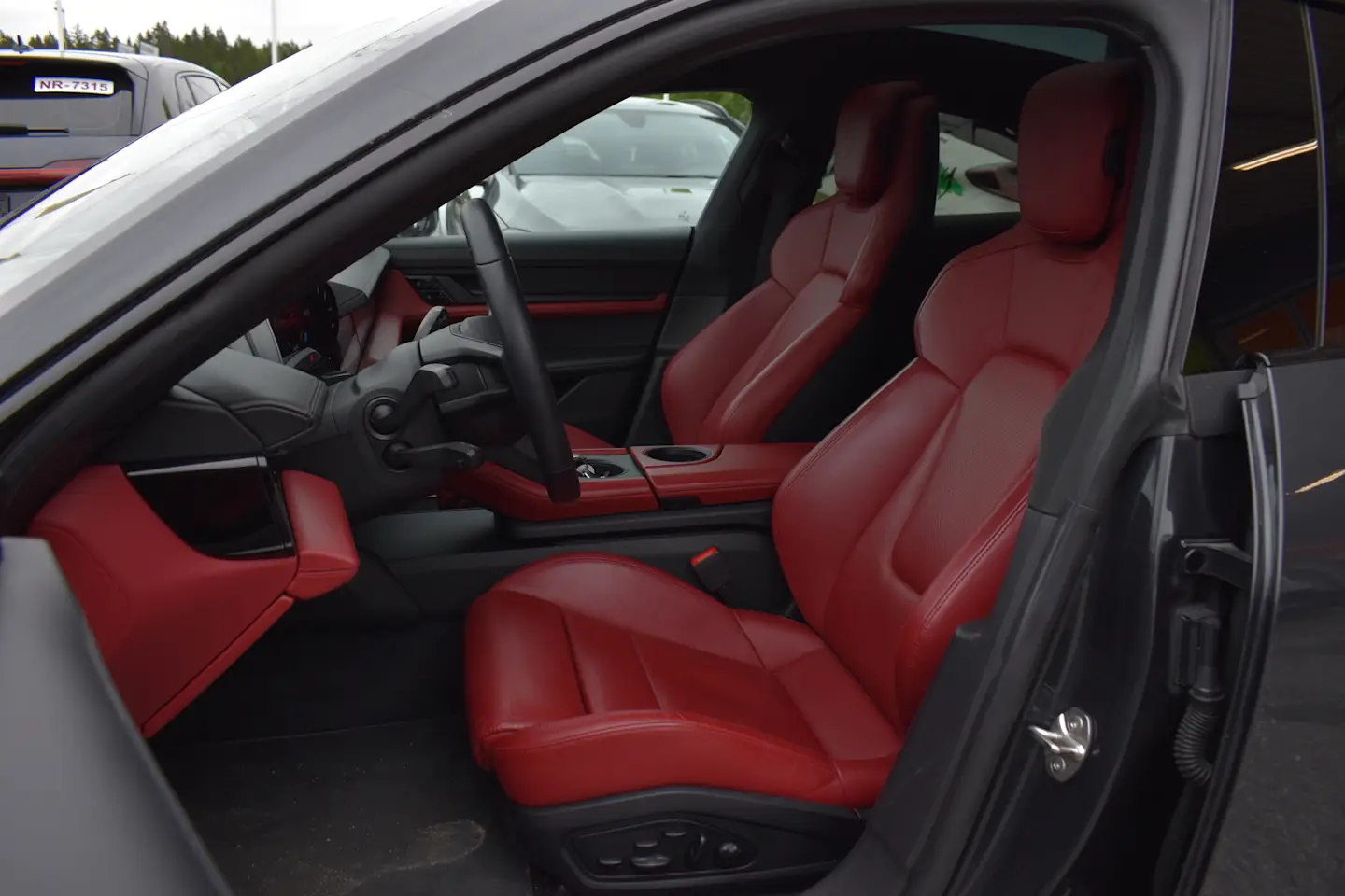 Car Image - 3VPwiWt5fPBakiENNXe7pE
