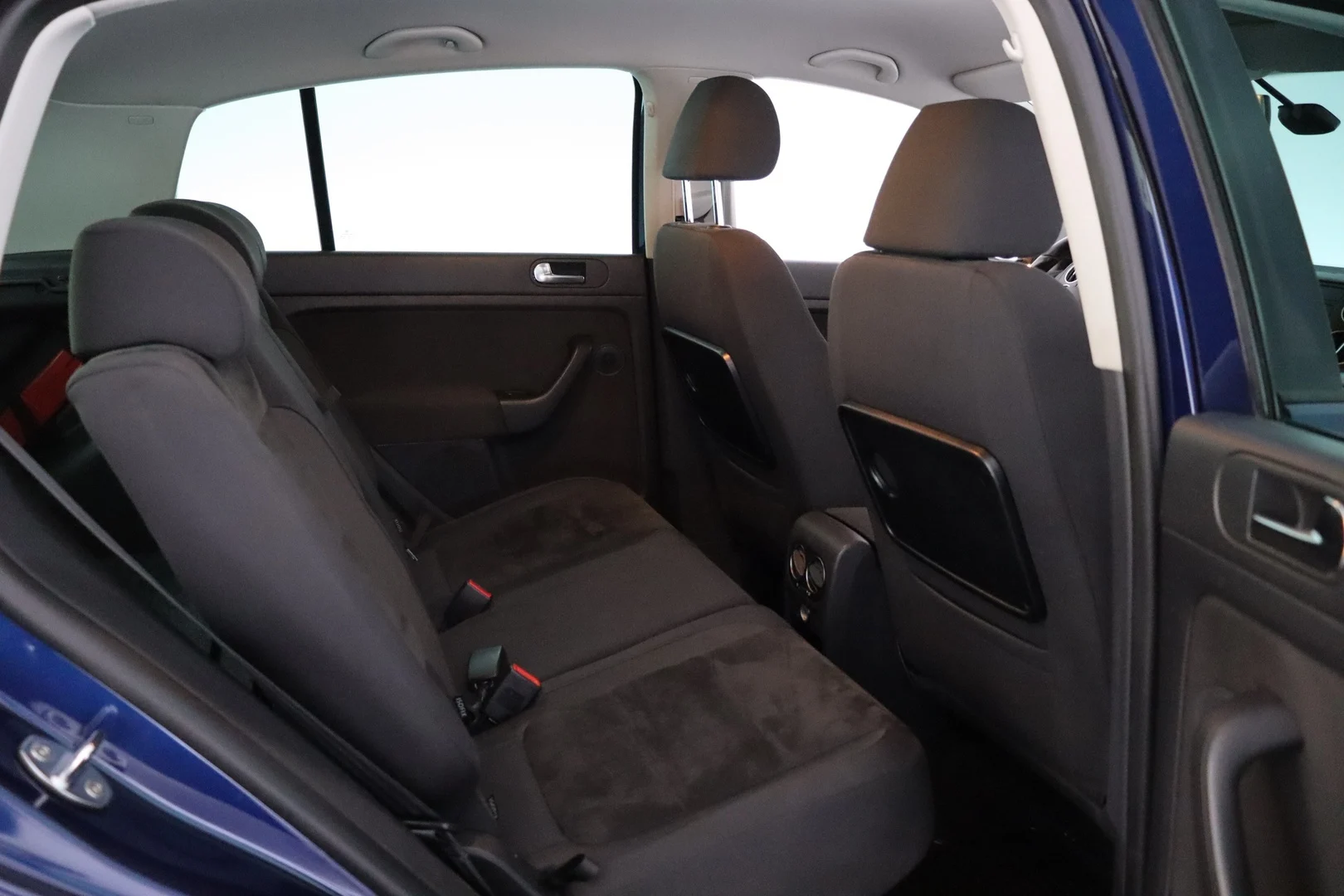 Car Image - 2HZKan1MwL33p7TlBYEJM7