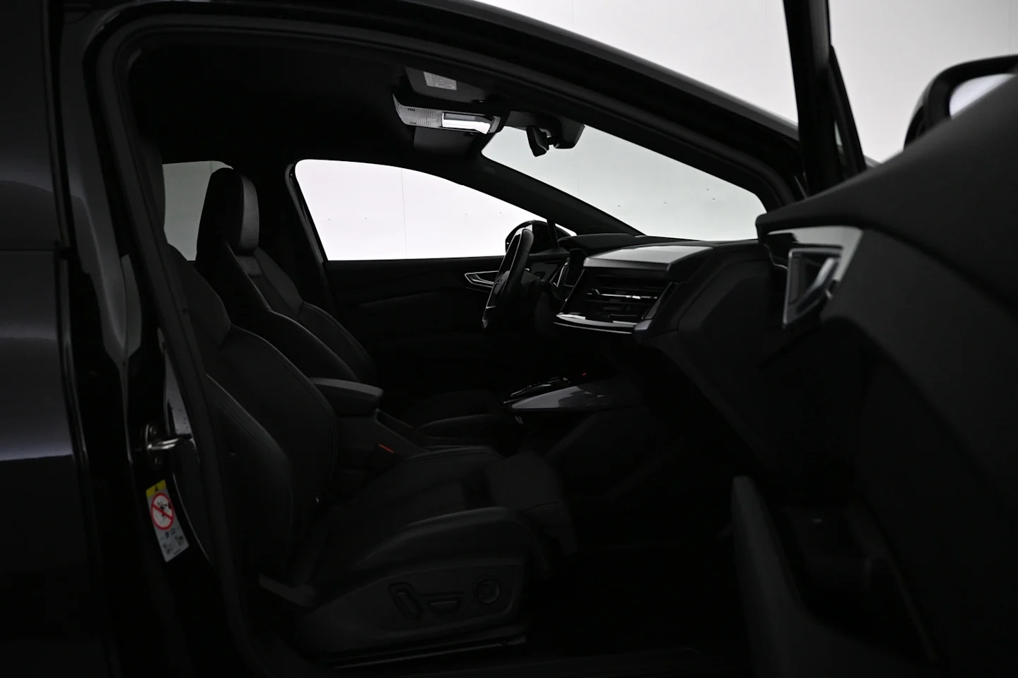 Car Image - 3VK1ATdLSsAztFyNniQLv4