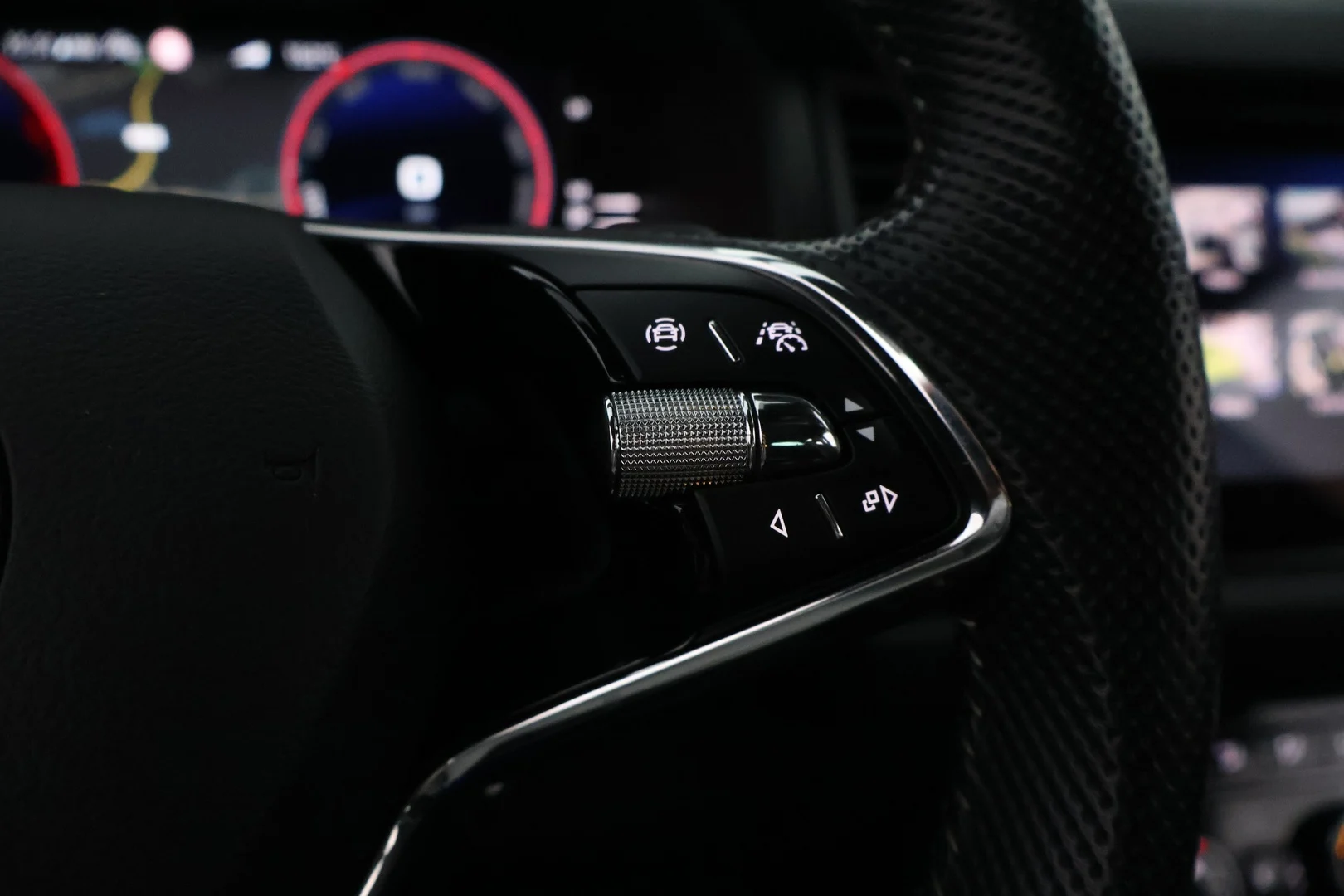 Car Image - 5Q7TPXnHgjJXTB5Whzotox