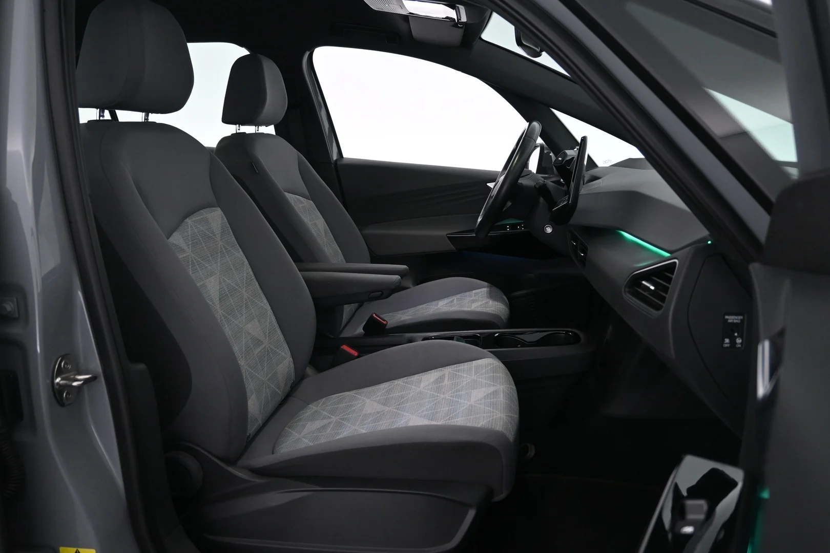 Car Image - 5cvXM6sDnzry77lnFlPORd