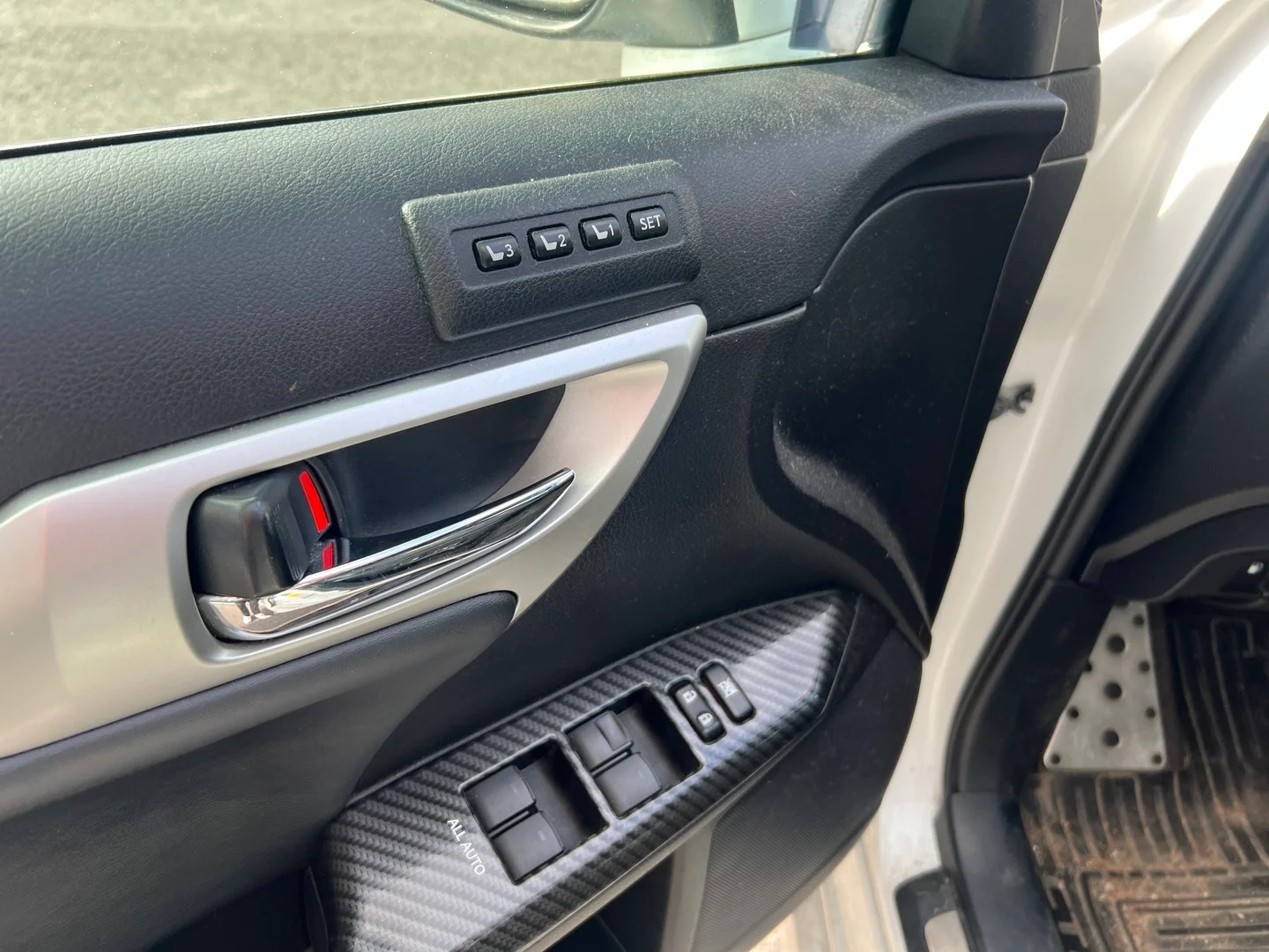 Car Image - 16QY1VNfXkhTNCibpyKwM7