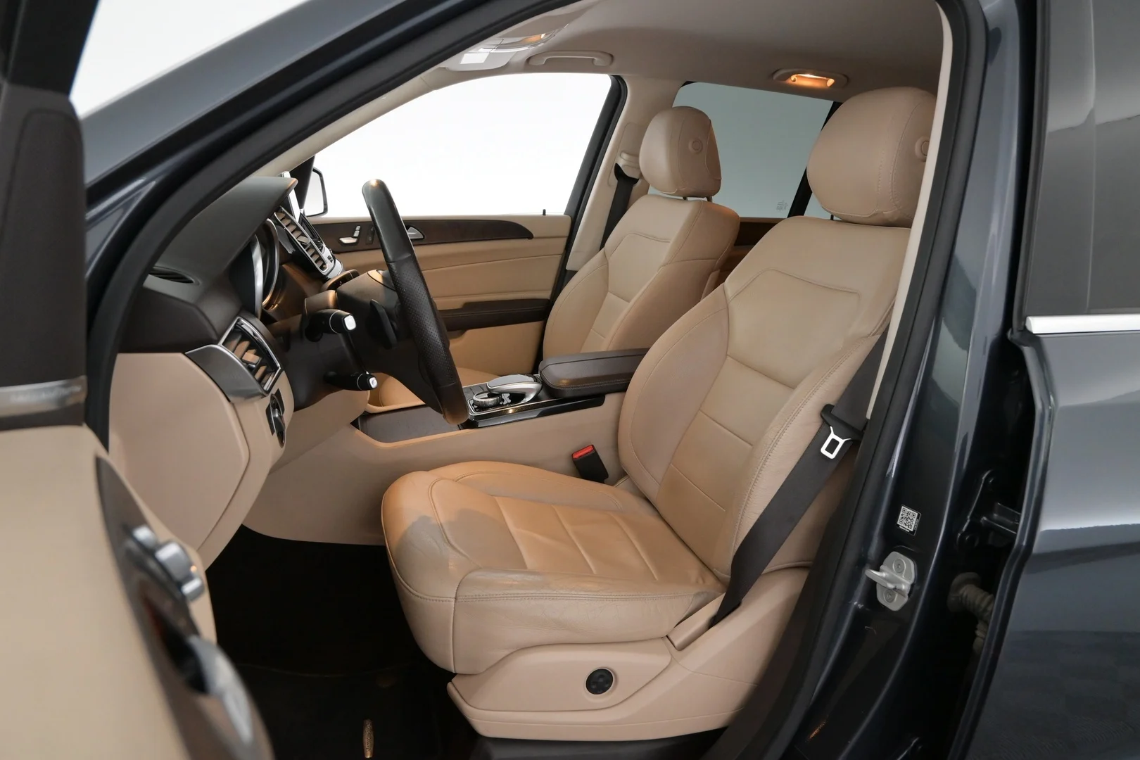 Car Image - 2QhEJfl5J3HzsHCX3ubMQO