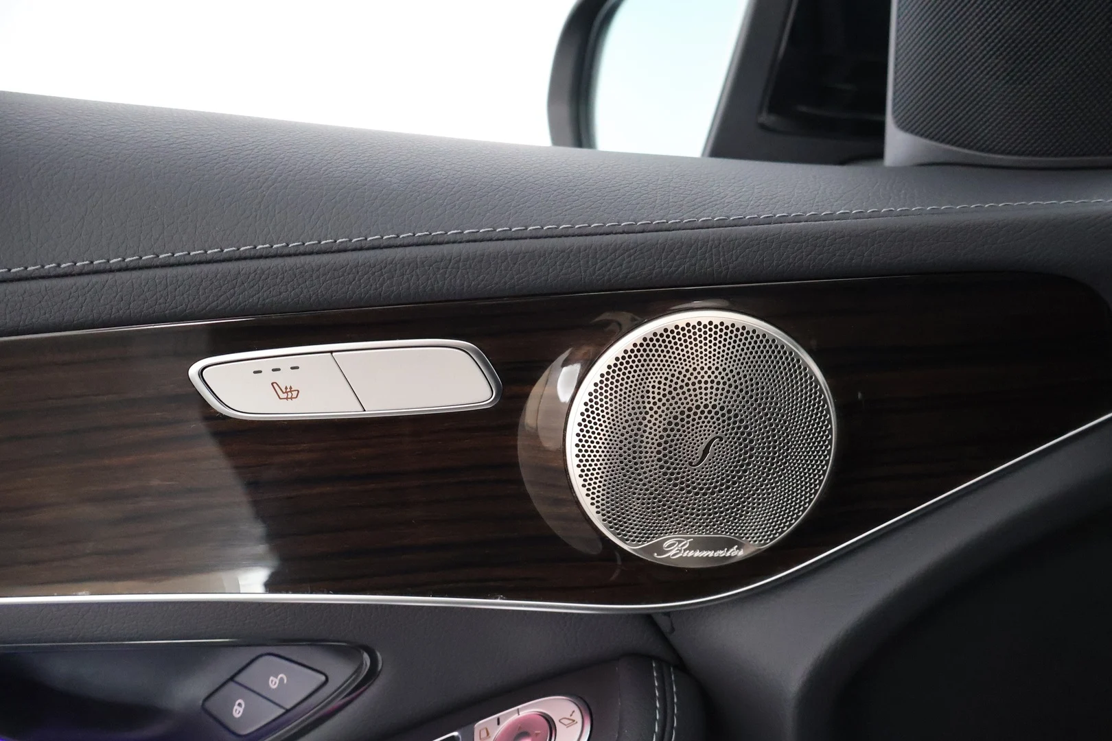 Car Image - 1hEBRstgkKmMHtZzGB8ms9