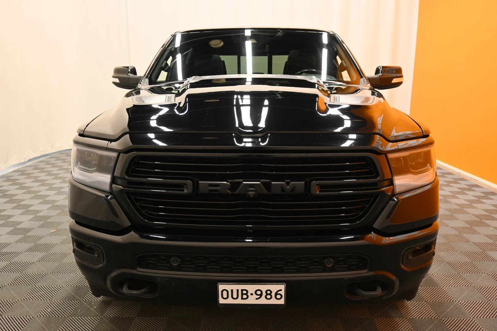 Car Image - 1OVyzZz8Xc3UYFuLOv9lps