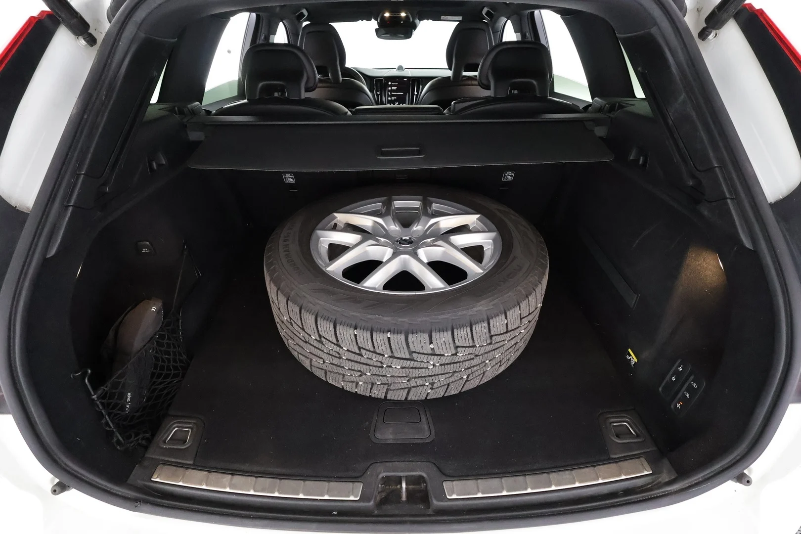 Car Image - 4RMTHSgAm9ww8ImDi7GTg1