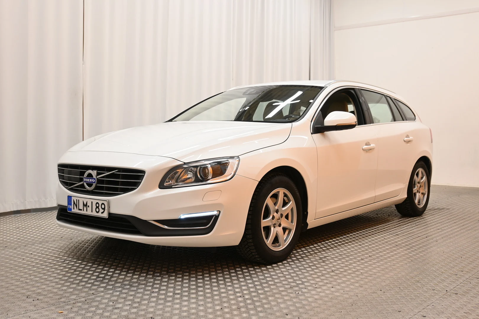 Car Image - 7mn8quq9DwT8kngozPDzW7