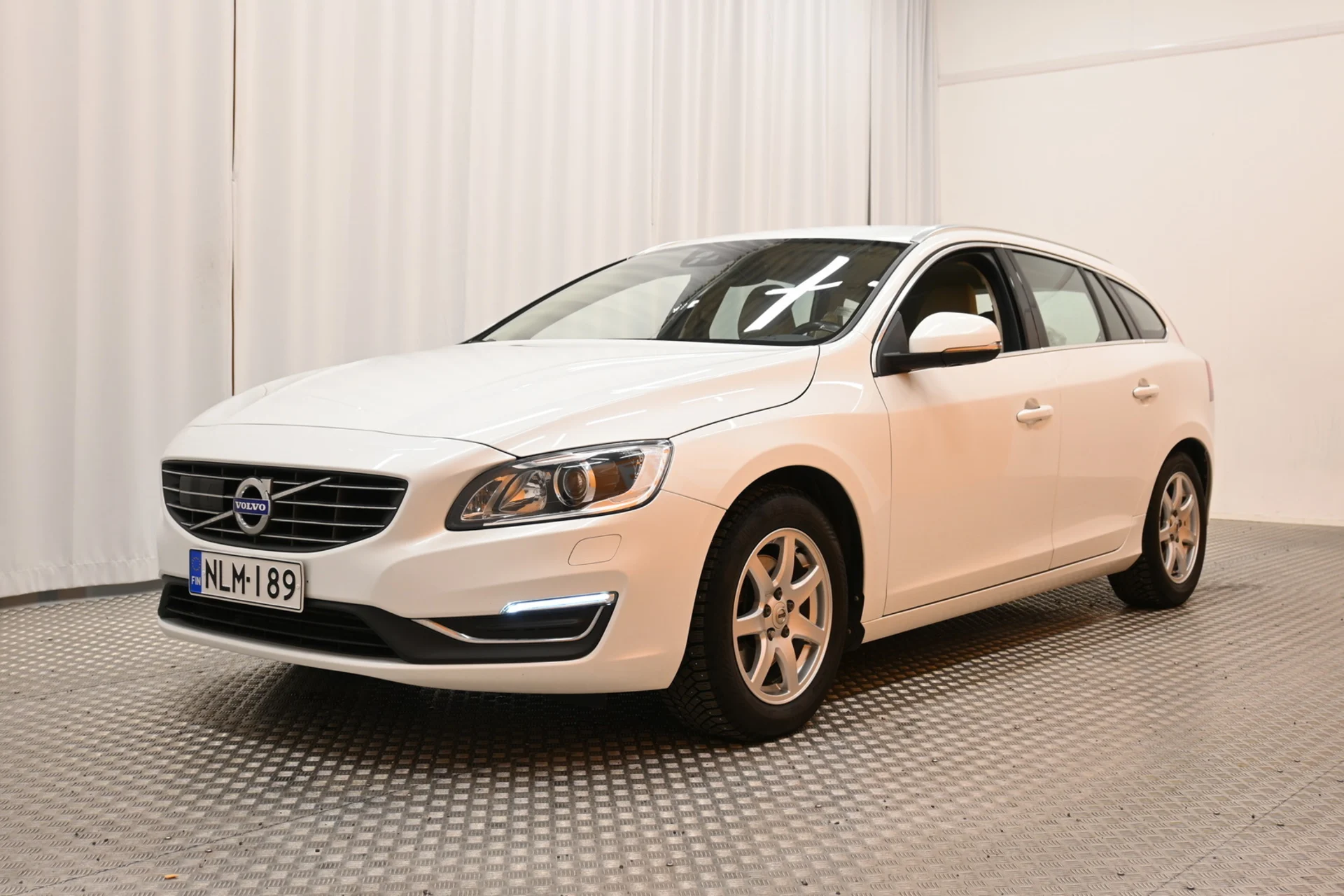 Car Image - 7mn8quq9DwT8kngozPDzW7