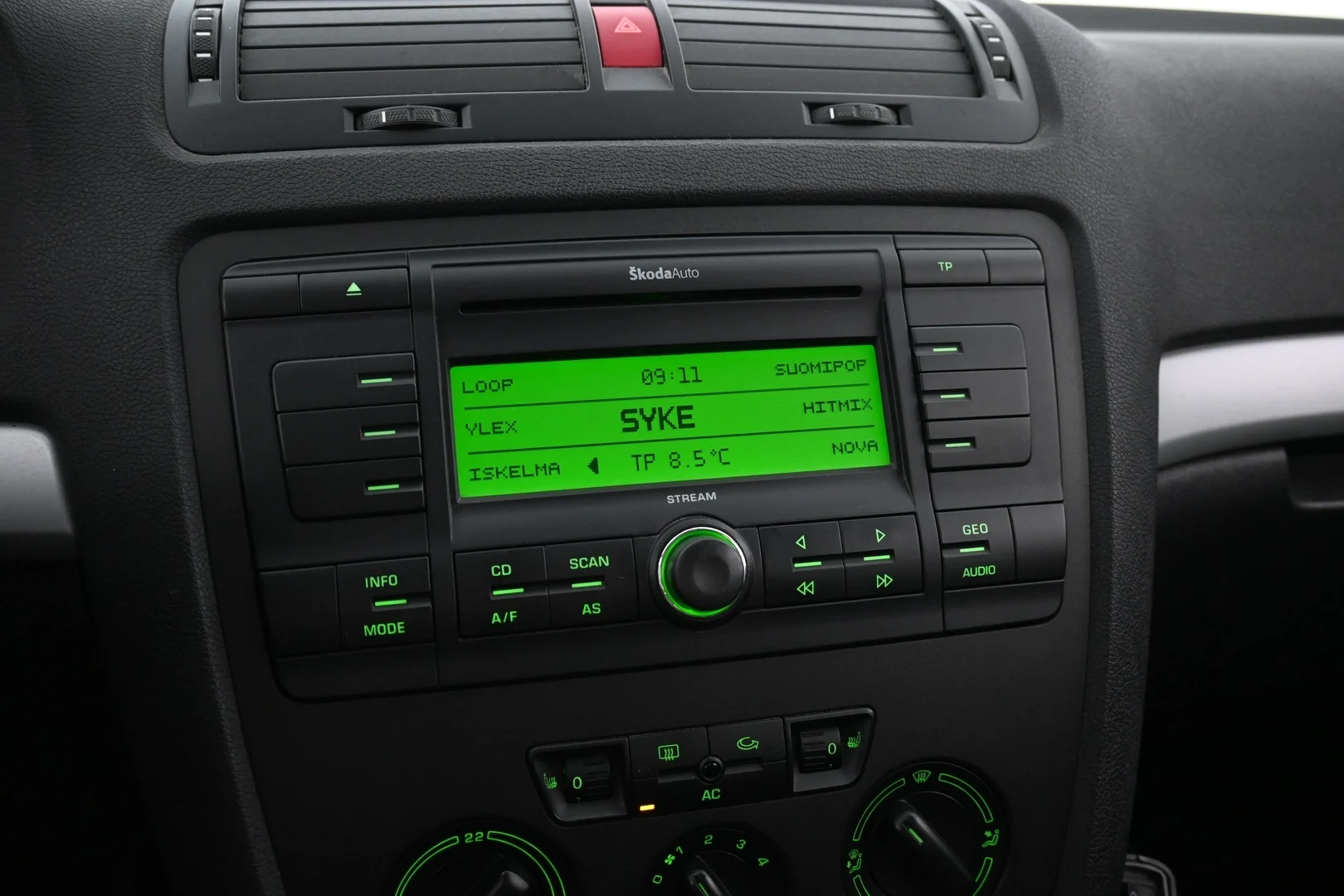Car Image - 6IlfrnjFu2UryQA2rGWwcJ