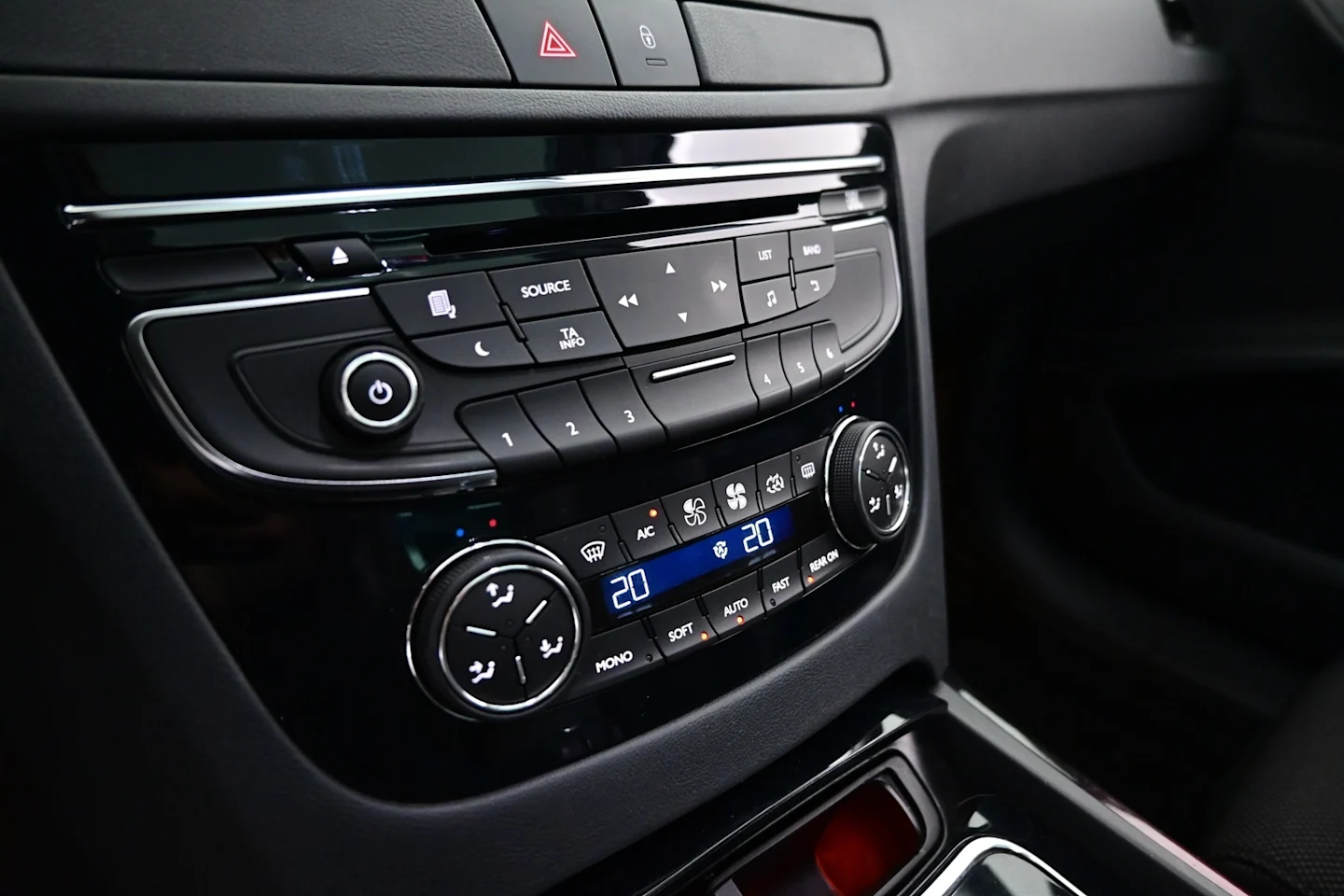 Car Image - 4Rxw3eQ6XqWsuXHgGU3myk