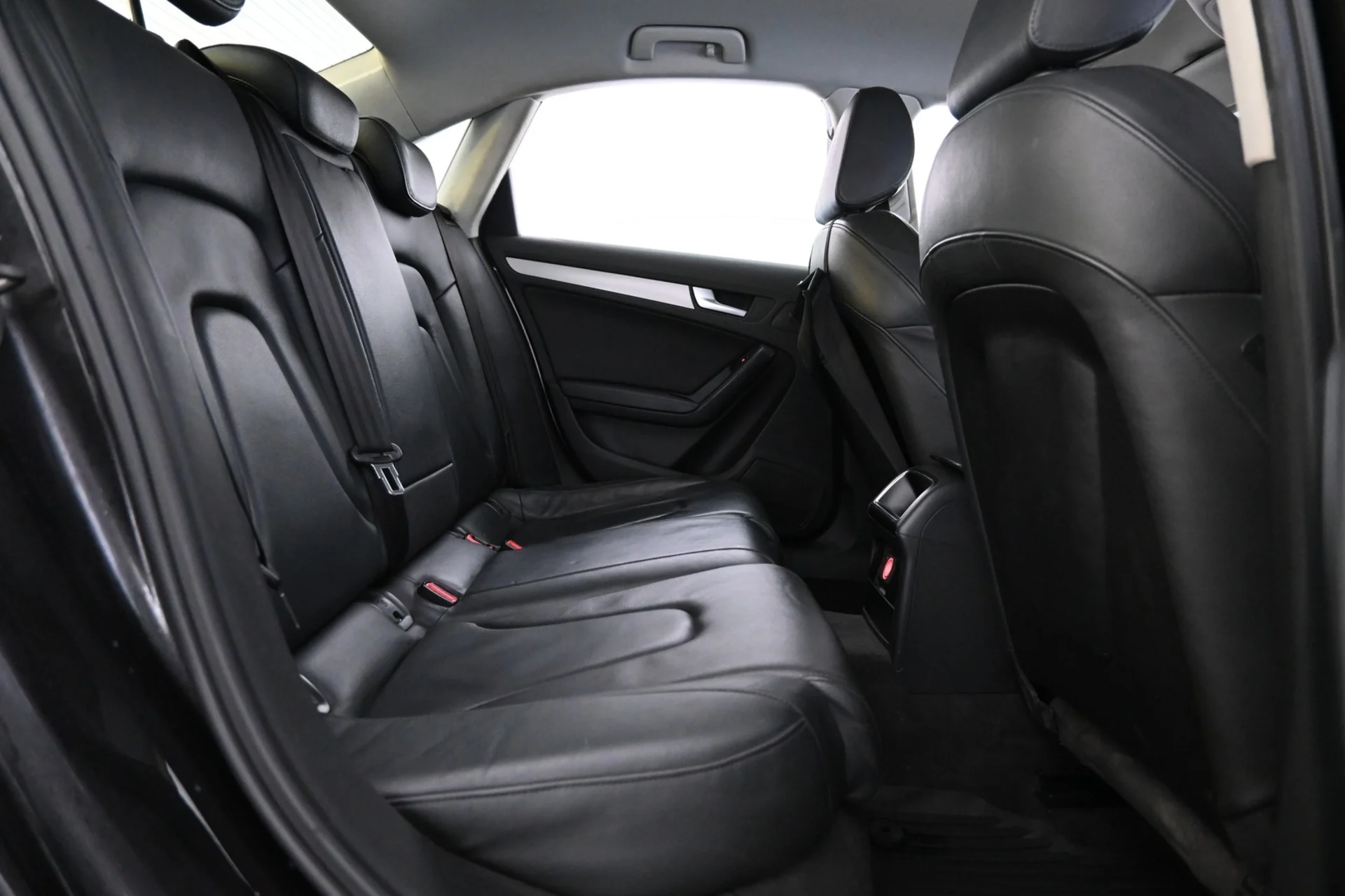 Car Image - 4pQicTjzYQ6qM6nzrv2pdI