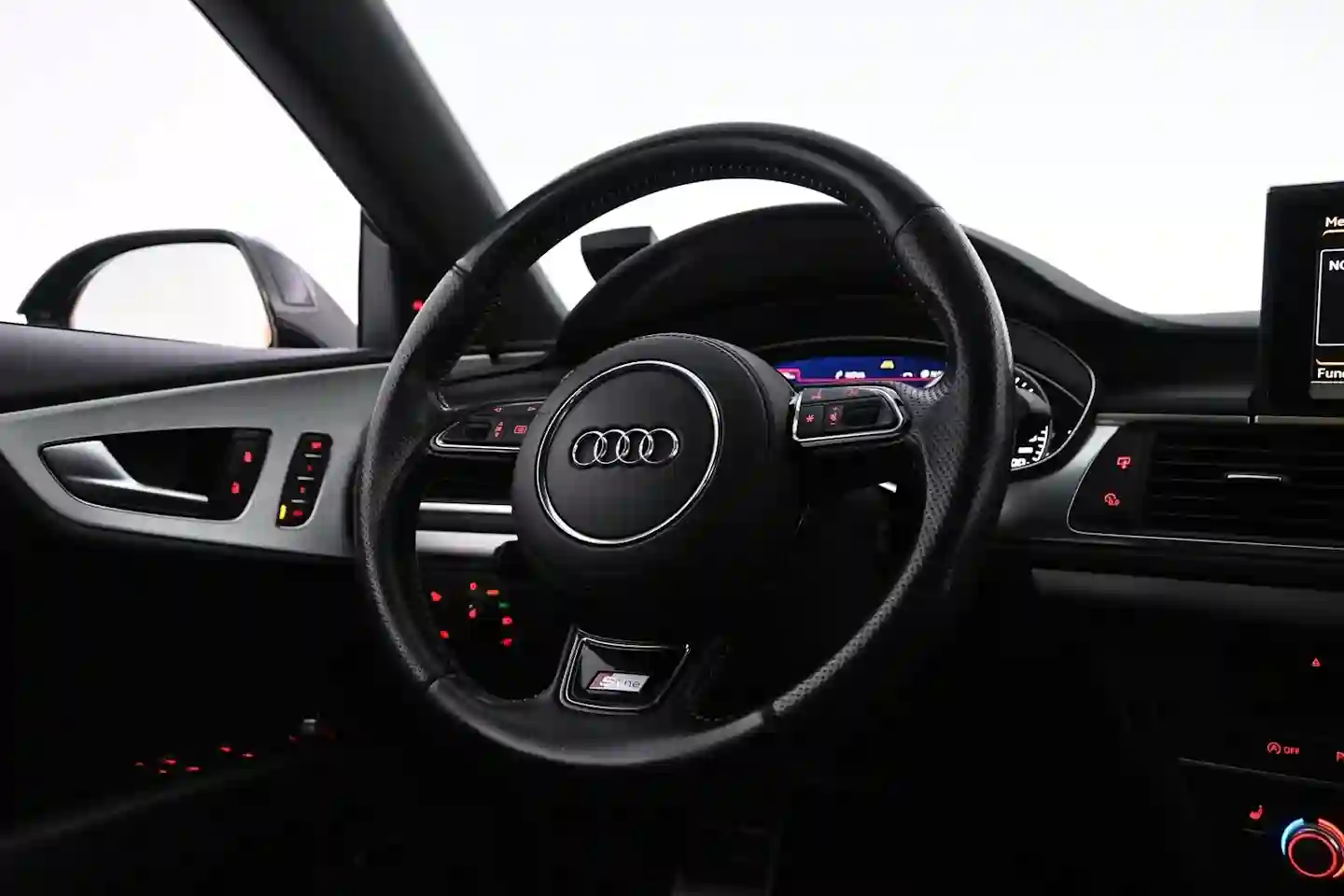 Car Image - 4vZA4TXxZTKUvXRzIKnhdy