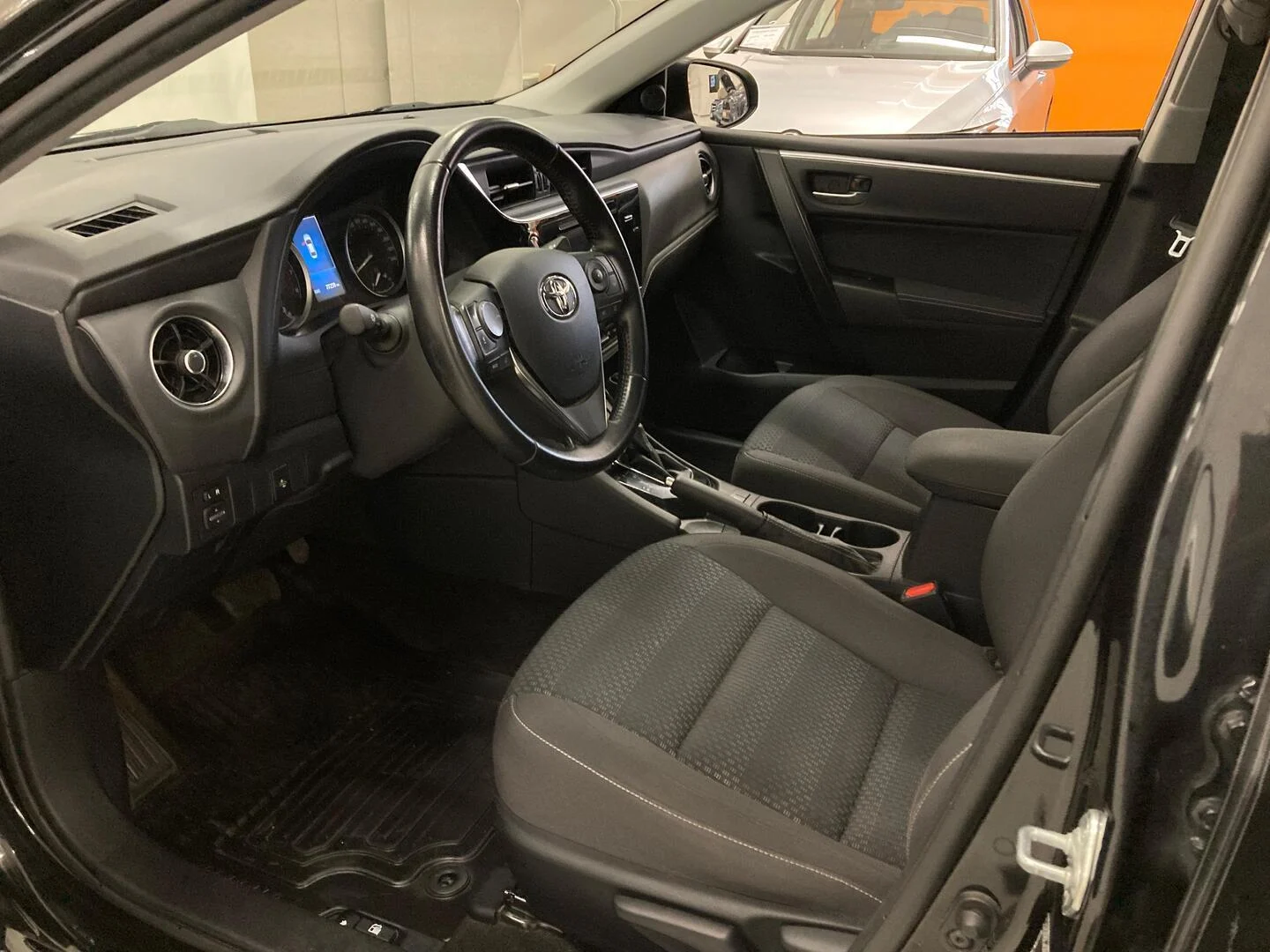 Car Image - 7tZRKjy1yja1fPXV8VzDLu