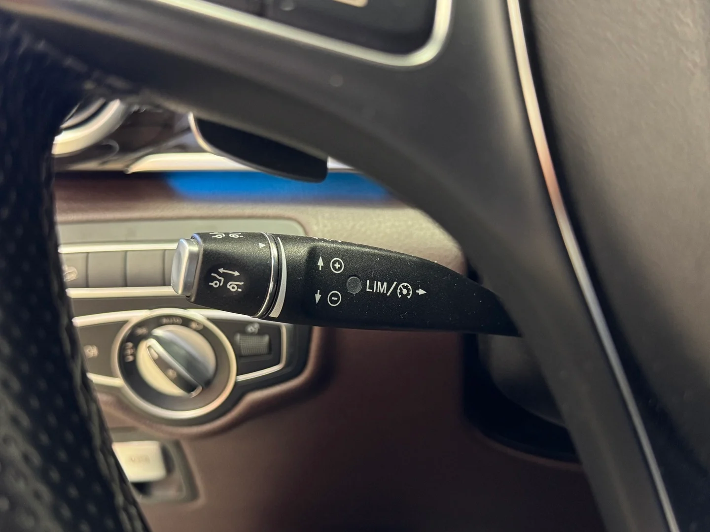 Car Image - 144nNaV4CiQDEqoSKbJnJo
