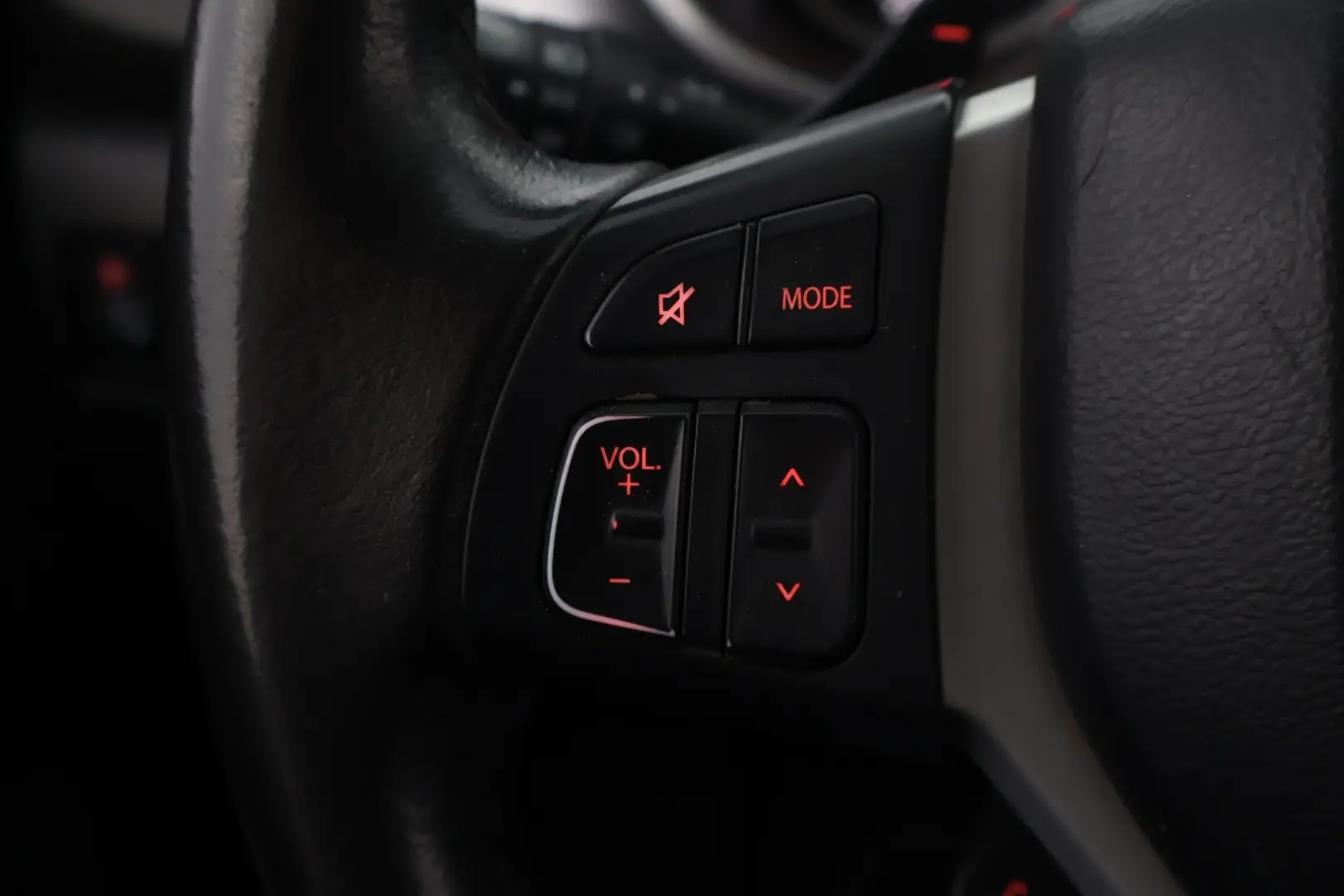 Car Image - 5vV9mDKHjTd5xYI96IlWm9