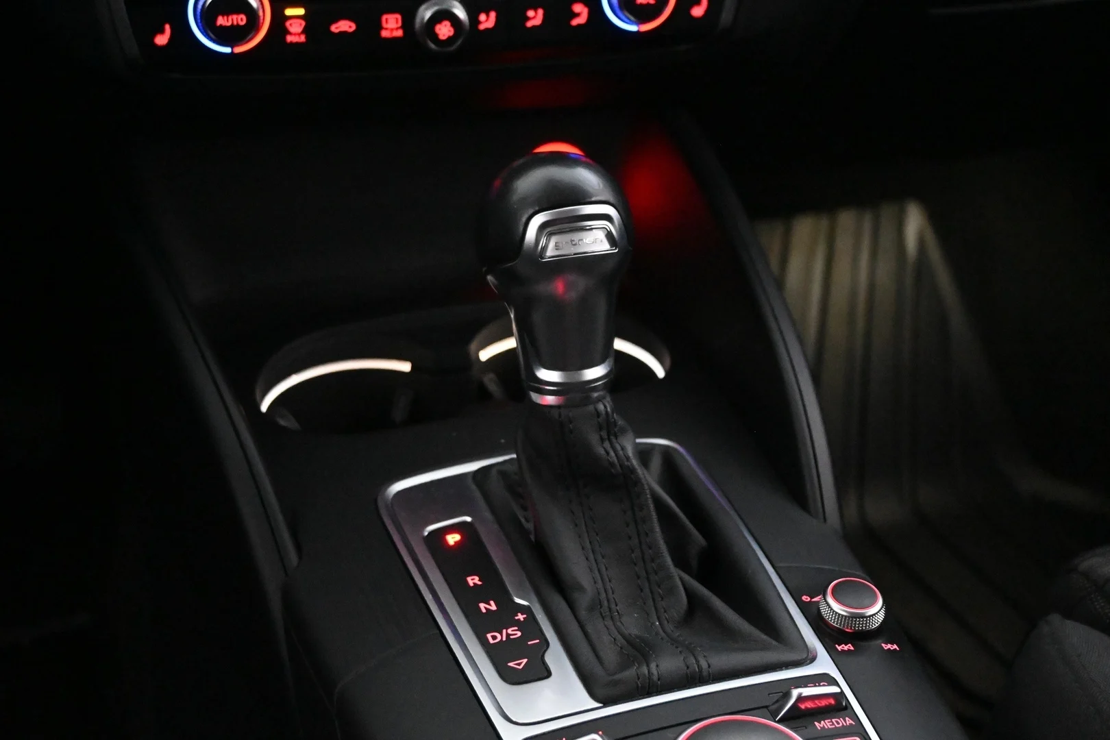 Car Image - 3vqlP0IzR5Zgzn5qOzUBla