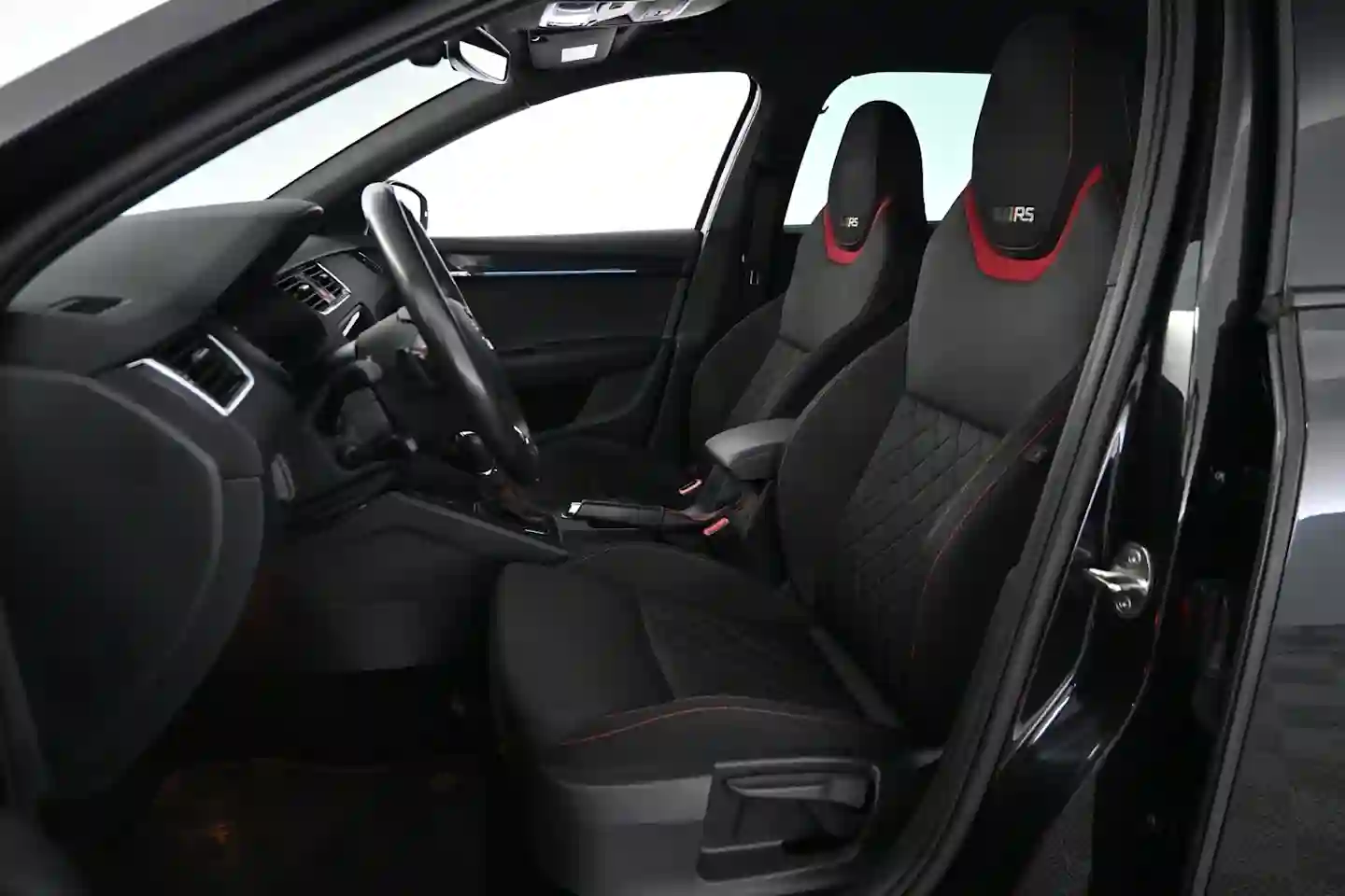 Car Image - 4anwjRgHDWWwNTSS446tEI