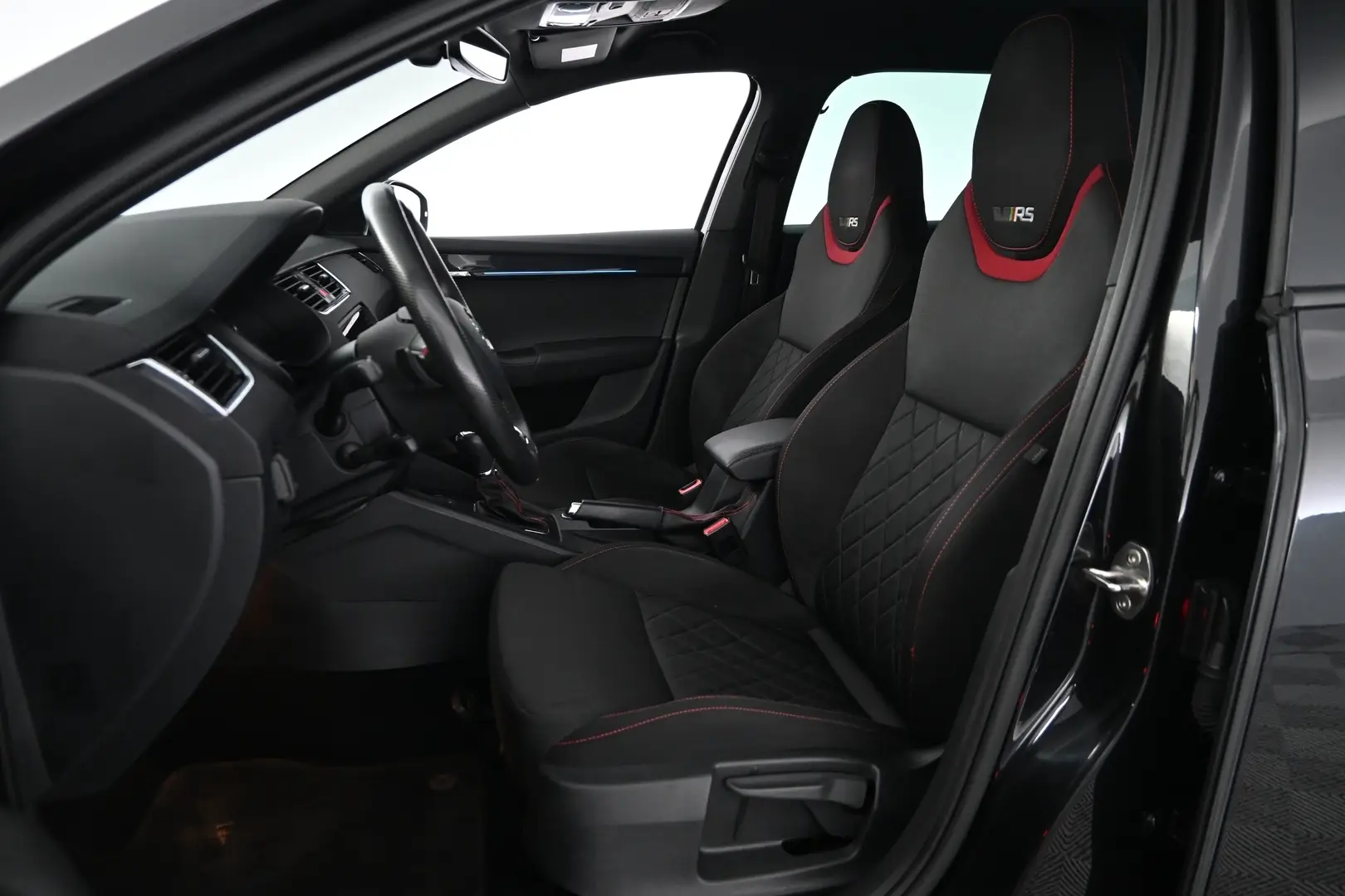 Car Image - 4anwjRgHDWWwNTSS446tEI