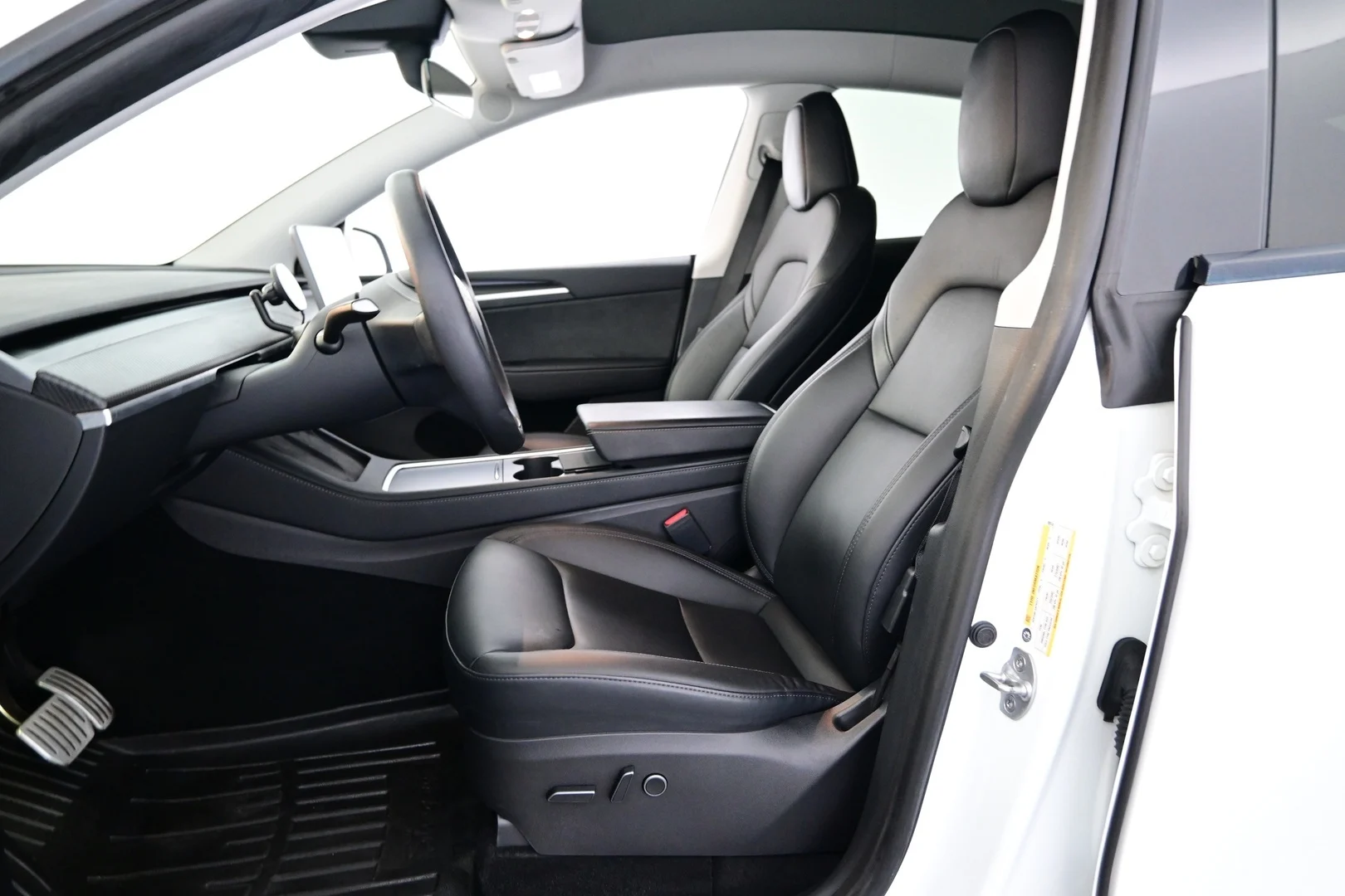 Car Image - 6eZSJyF8afuIOBrO2uZx2h