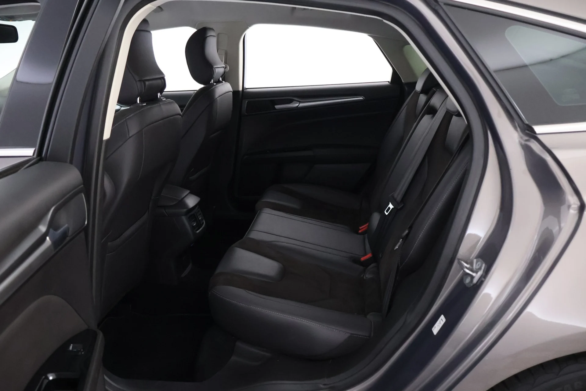 Car Image - 7N1pXBzQpxFQqH6l87Kkp2