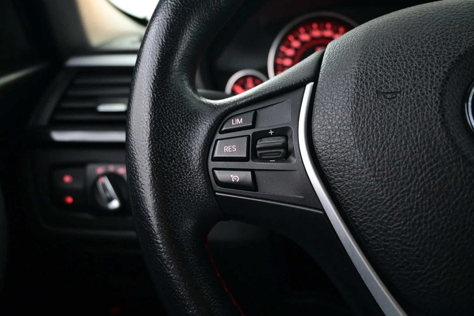 Car Image - 6dCkrebZqHaNvh3ca8r2yJ