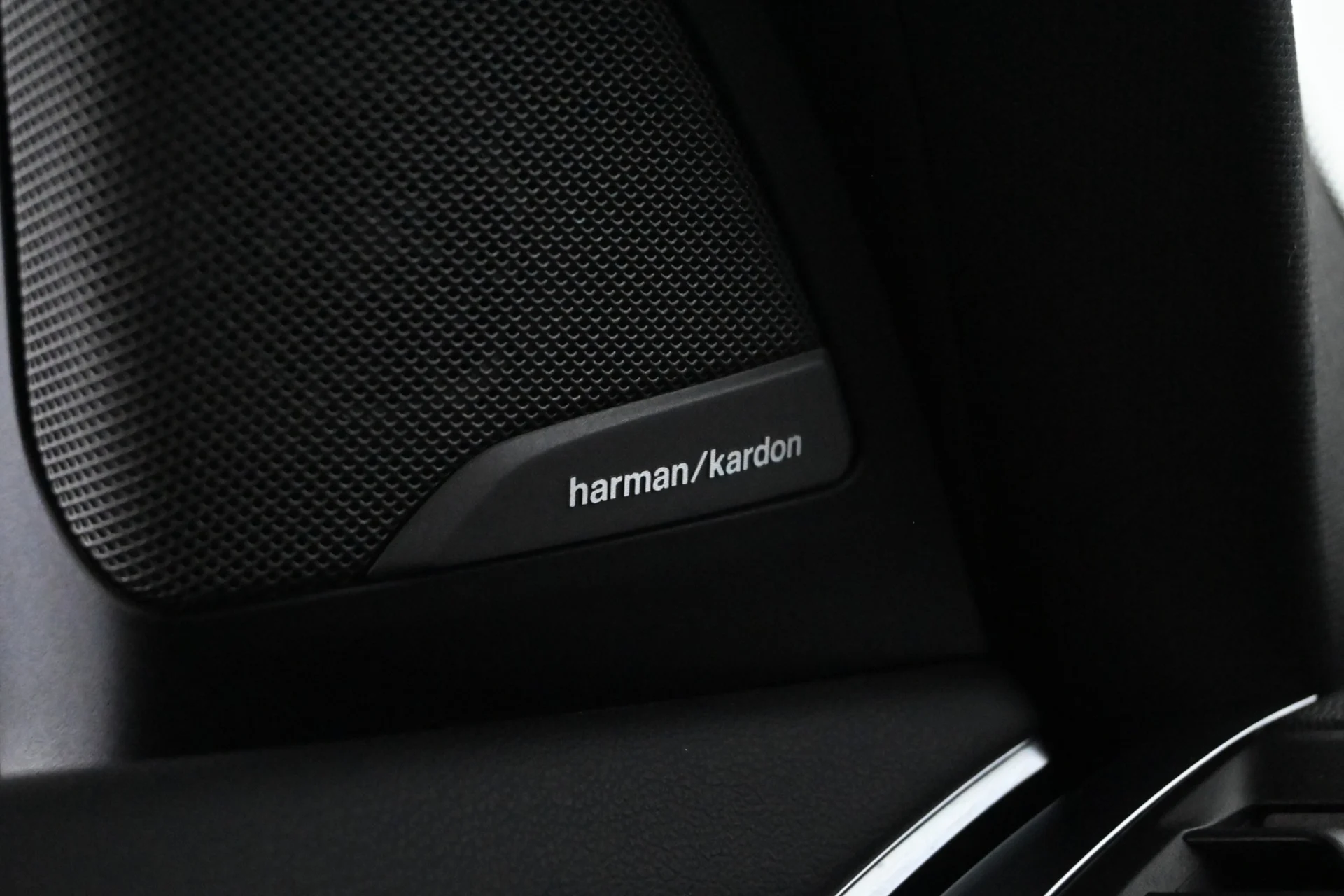 Car Image - EEzZxQZQxcp64neabUrU9