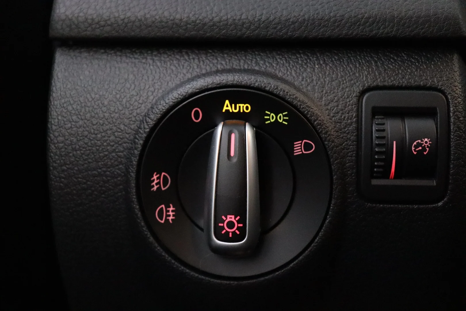 Car Image - 2HZKan1MwL33p7TlBYEJM7